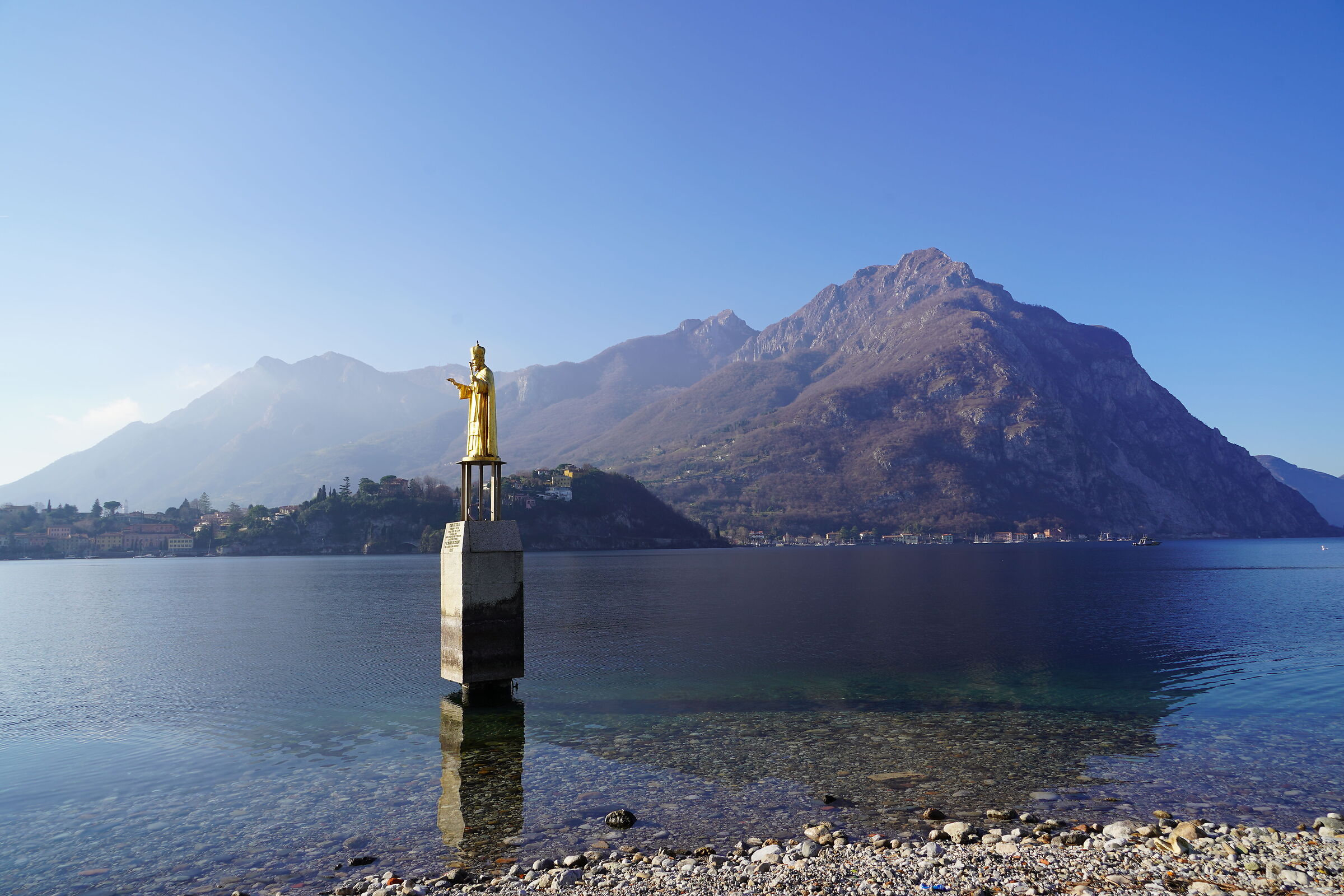Lake Lecco January 2022