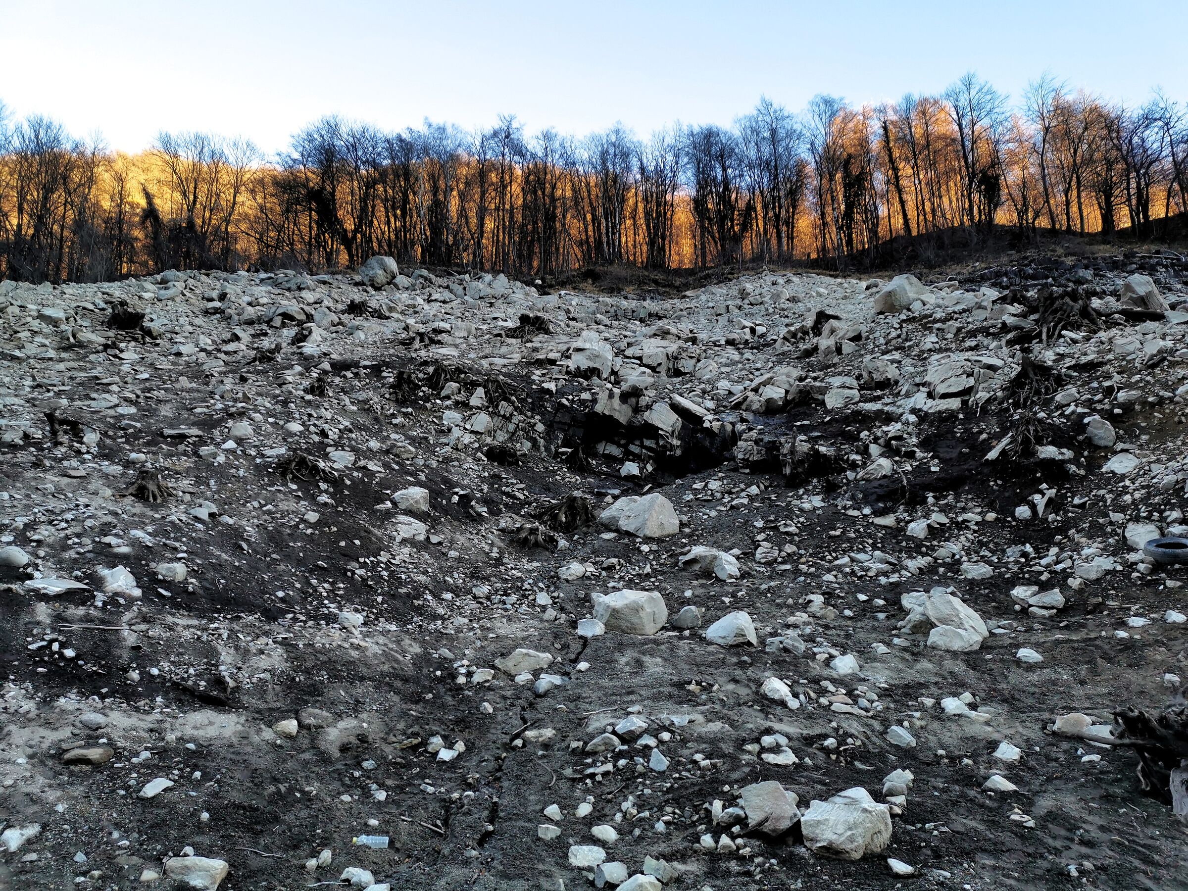 Il lago della Verzasca è vuoto