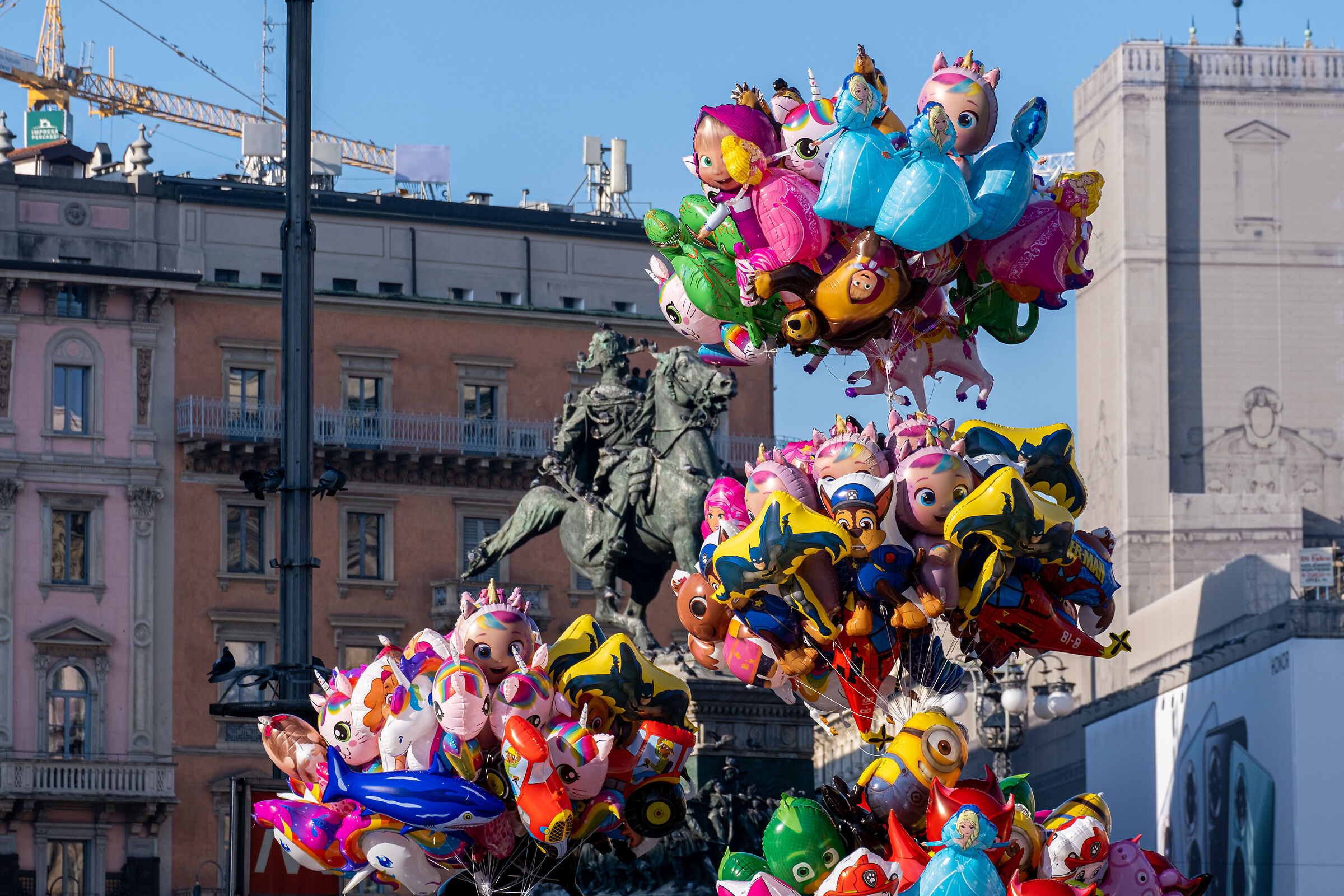 Vittorio Emanuele II tra i palloncini