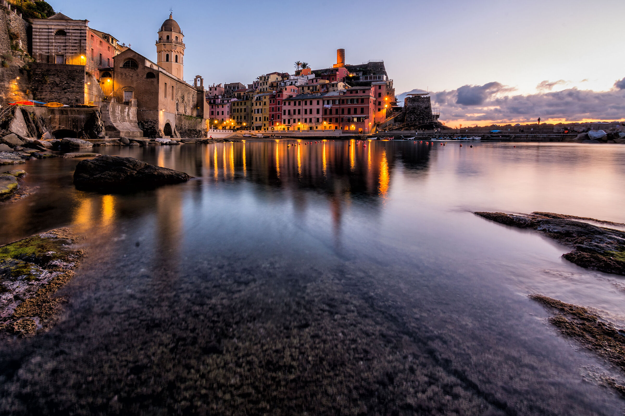 Si accendono le luci a Vernazza