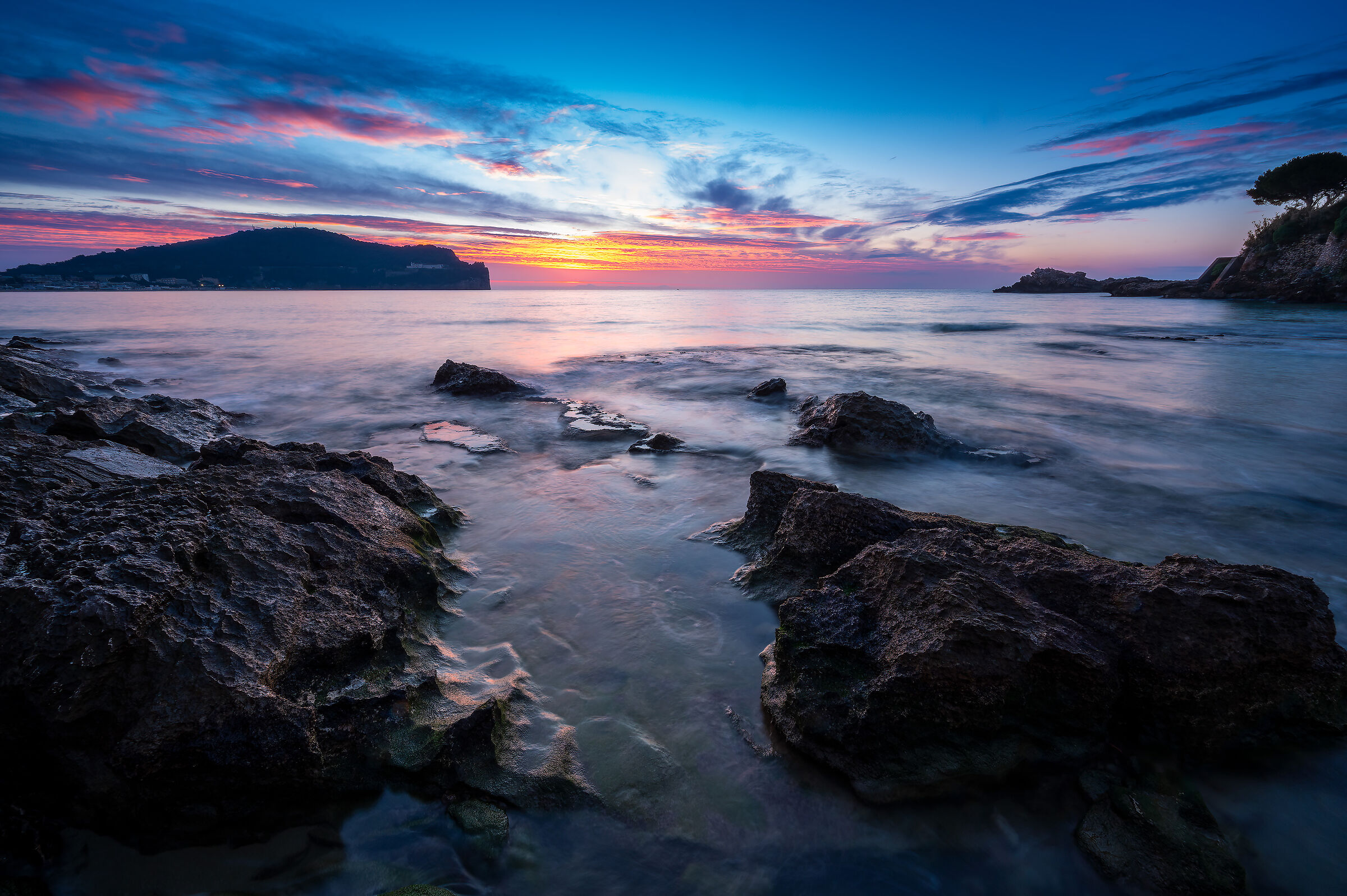 Alba sulla spiaggia di Fontania