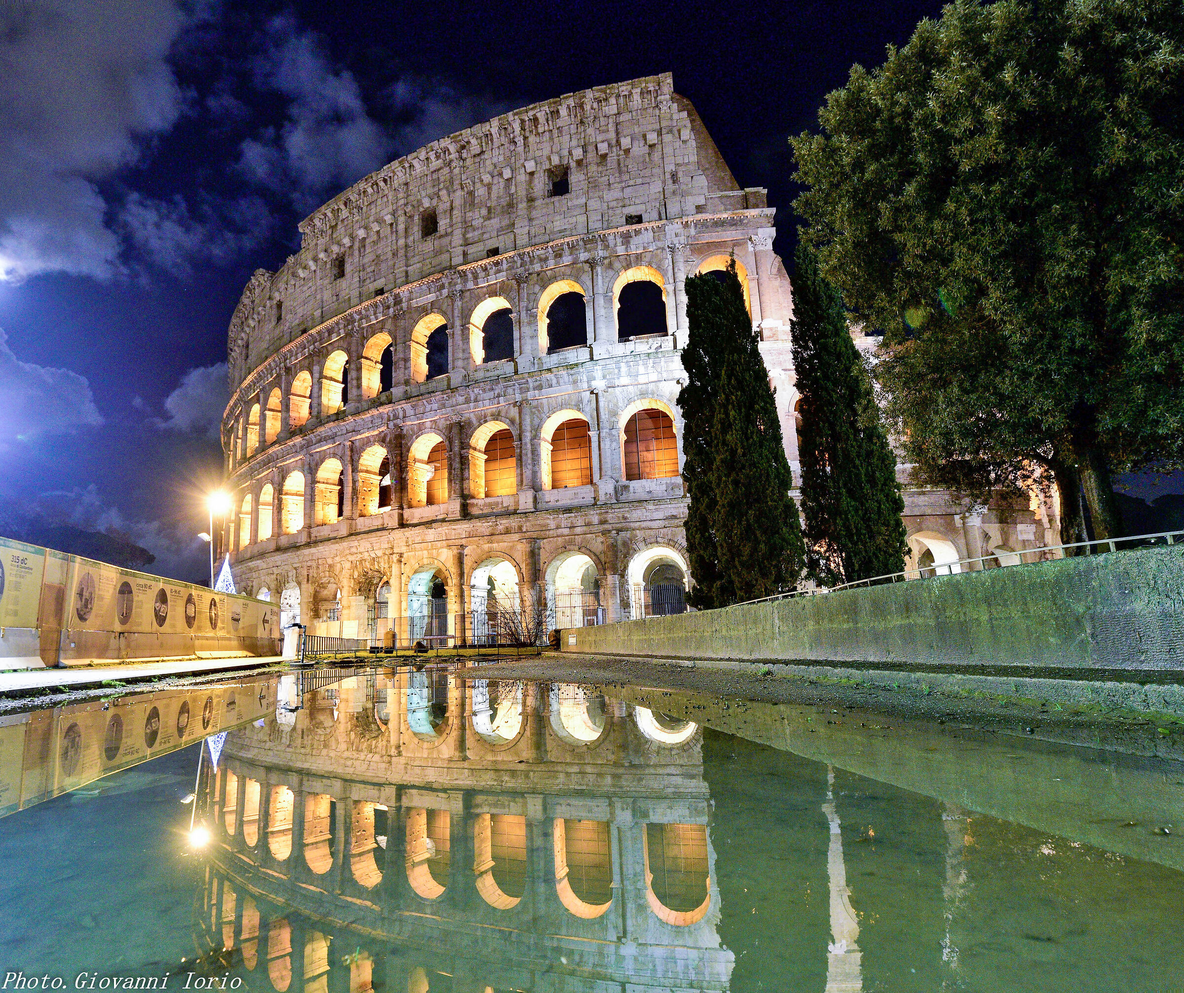 Colosseo illuminato