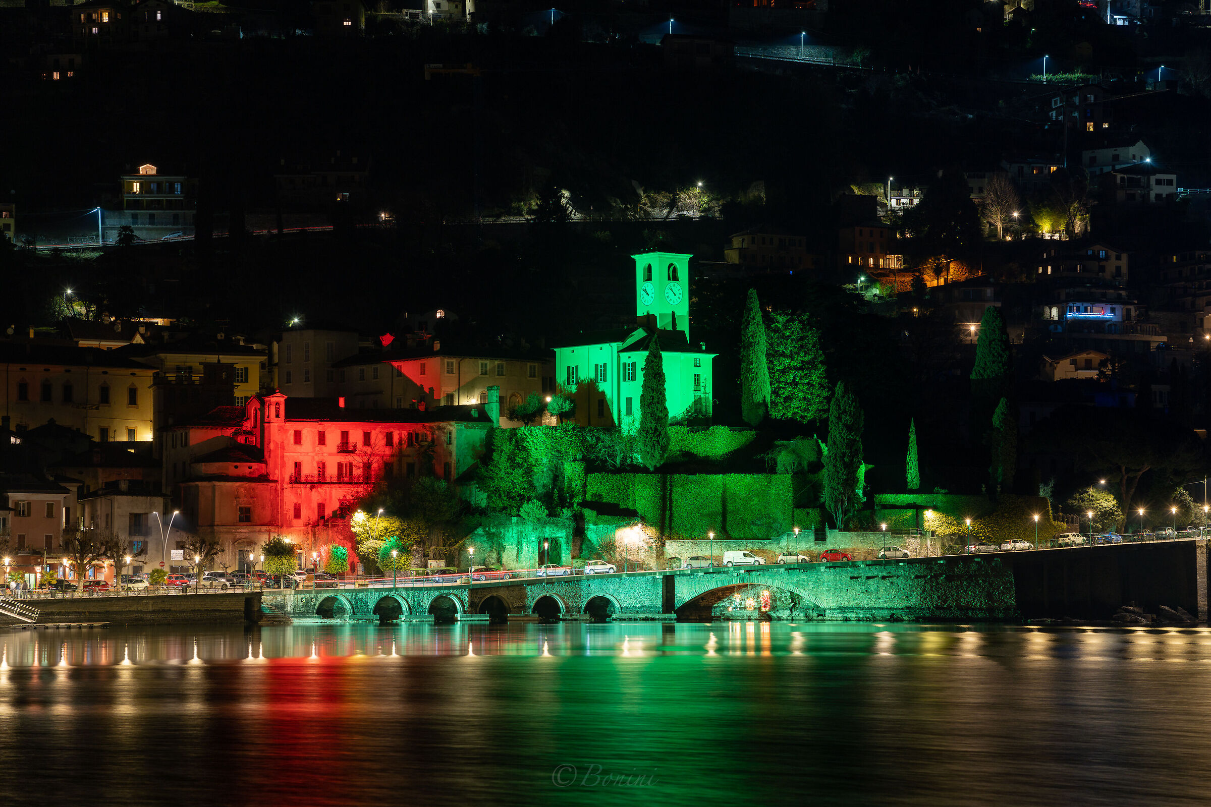 Gravedona by night