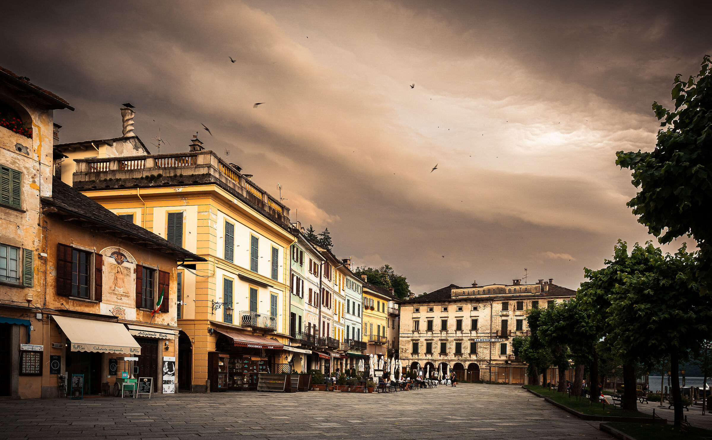 Piazza Motta lago d'orta