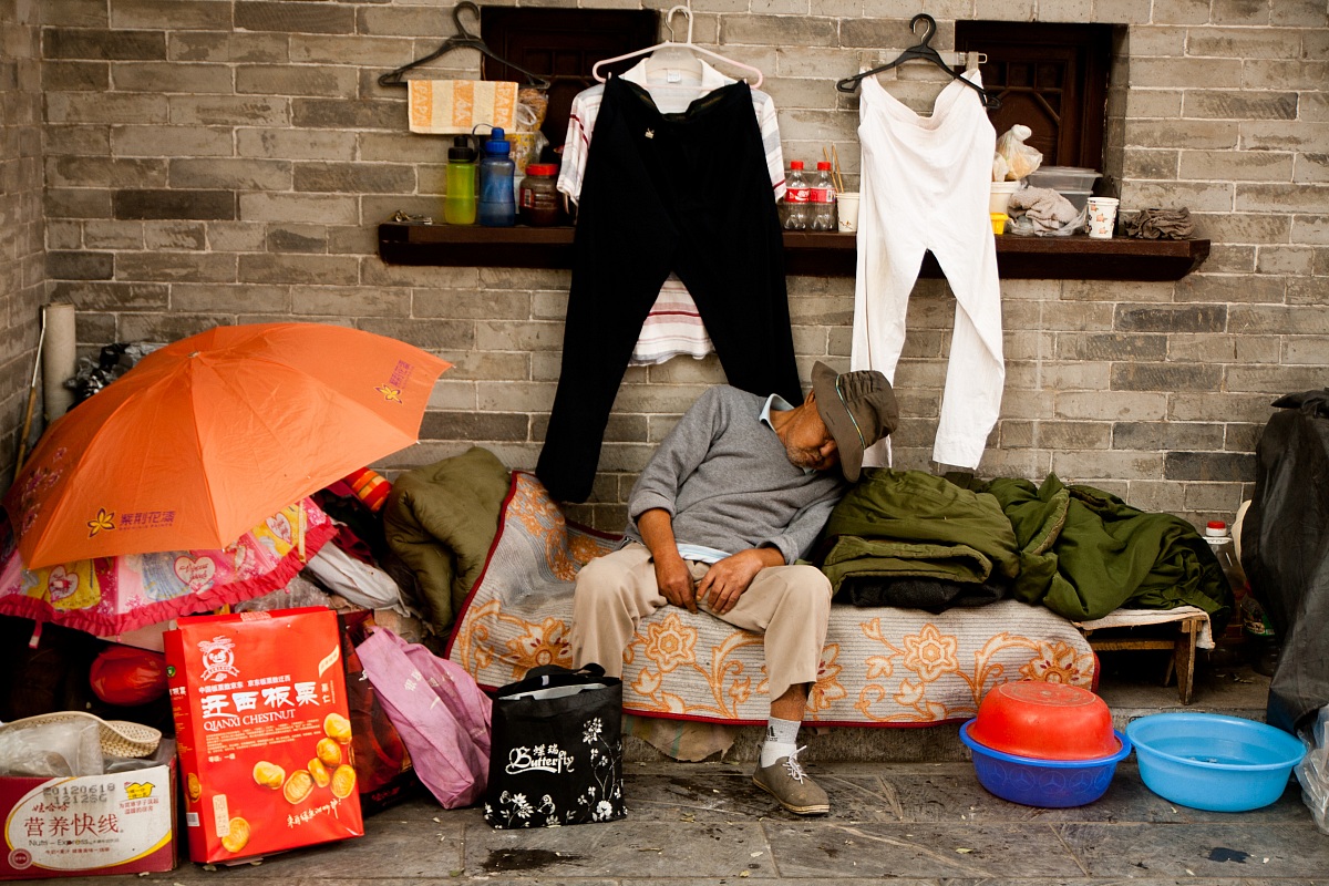 Alle porte del tempio.