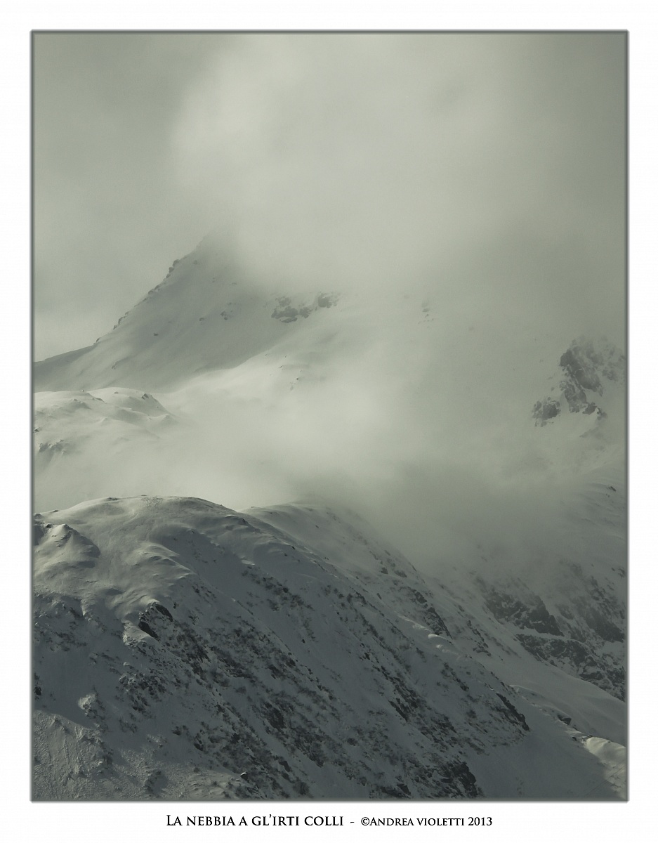 The fog gl'irti hills