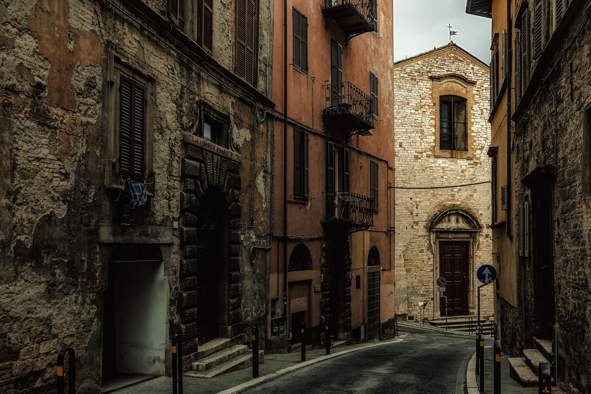 perugia via g.alessi chiesa san fiorenzo