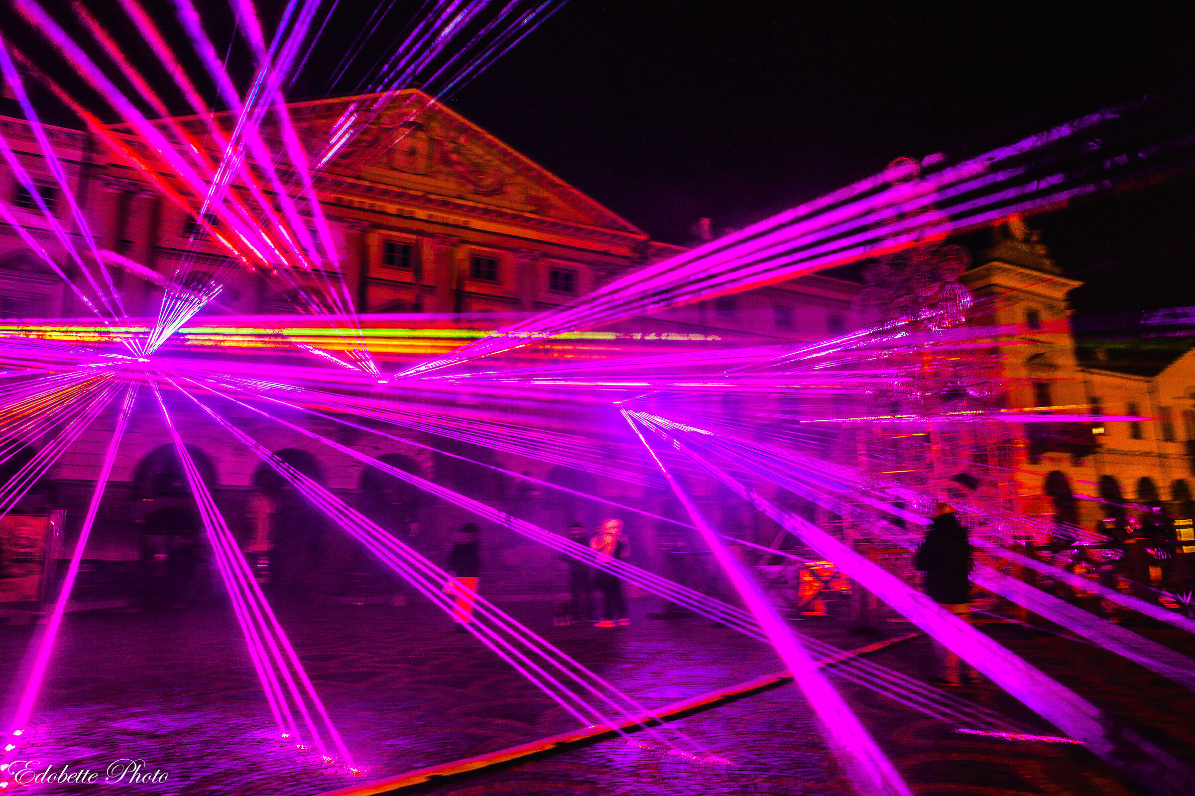 Aosta, giochi di luce in piazza