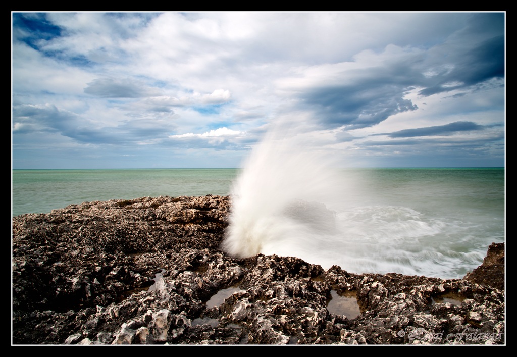 The wave that engulfs the sky!