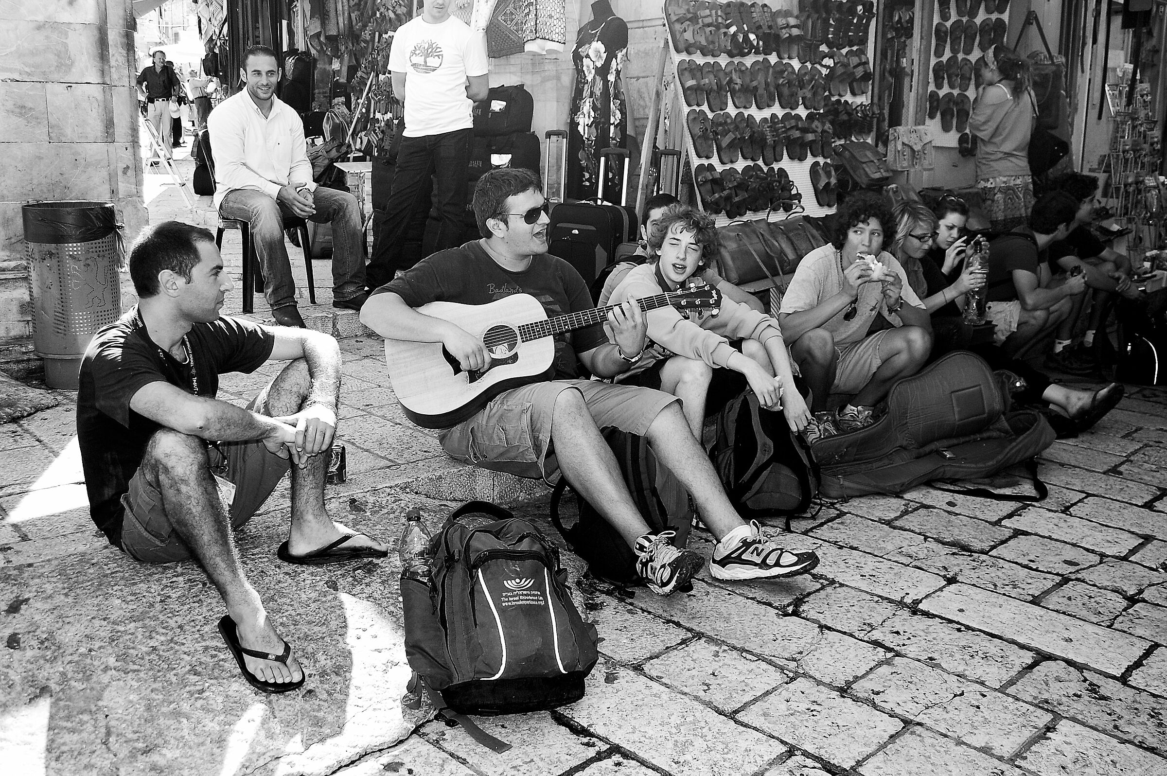 Jerusalem: a stop, a sandwich and lots of music