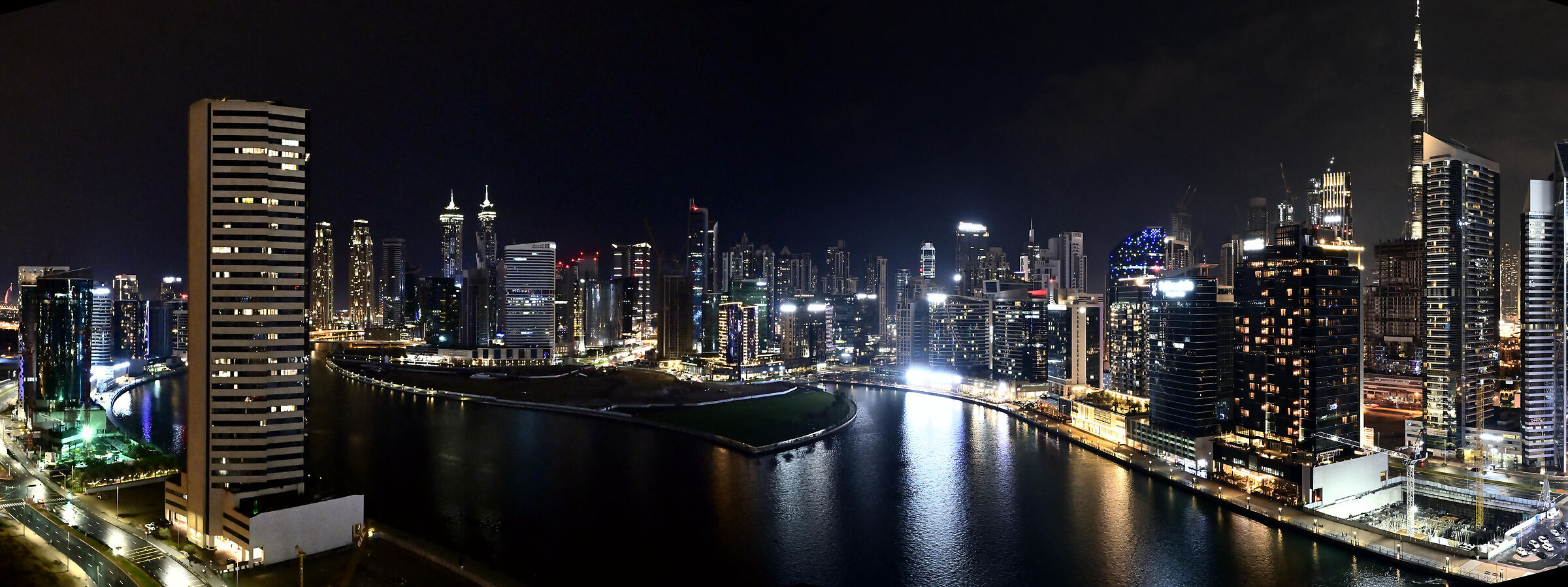 DUBAI IN THE EVENING