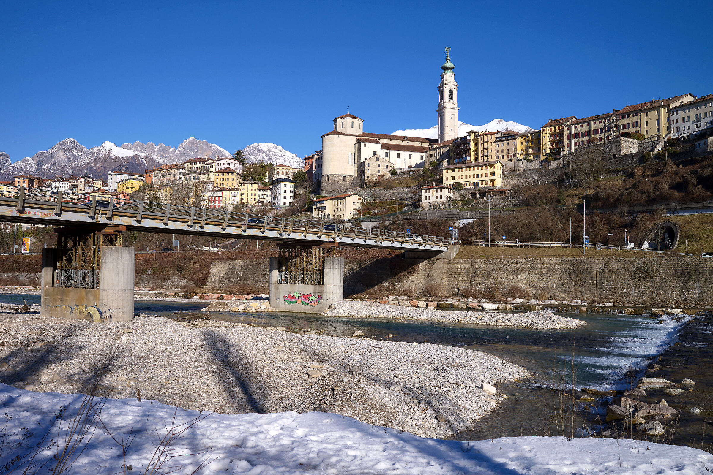 Lambioi e uno dei ponti sulla Piave.