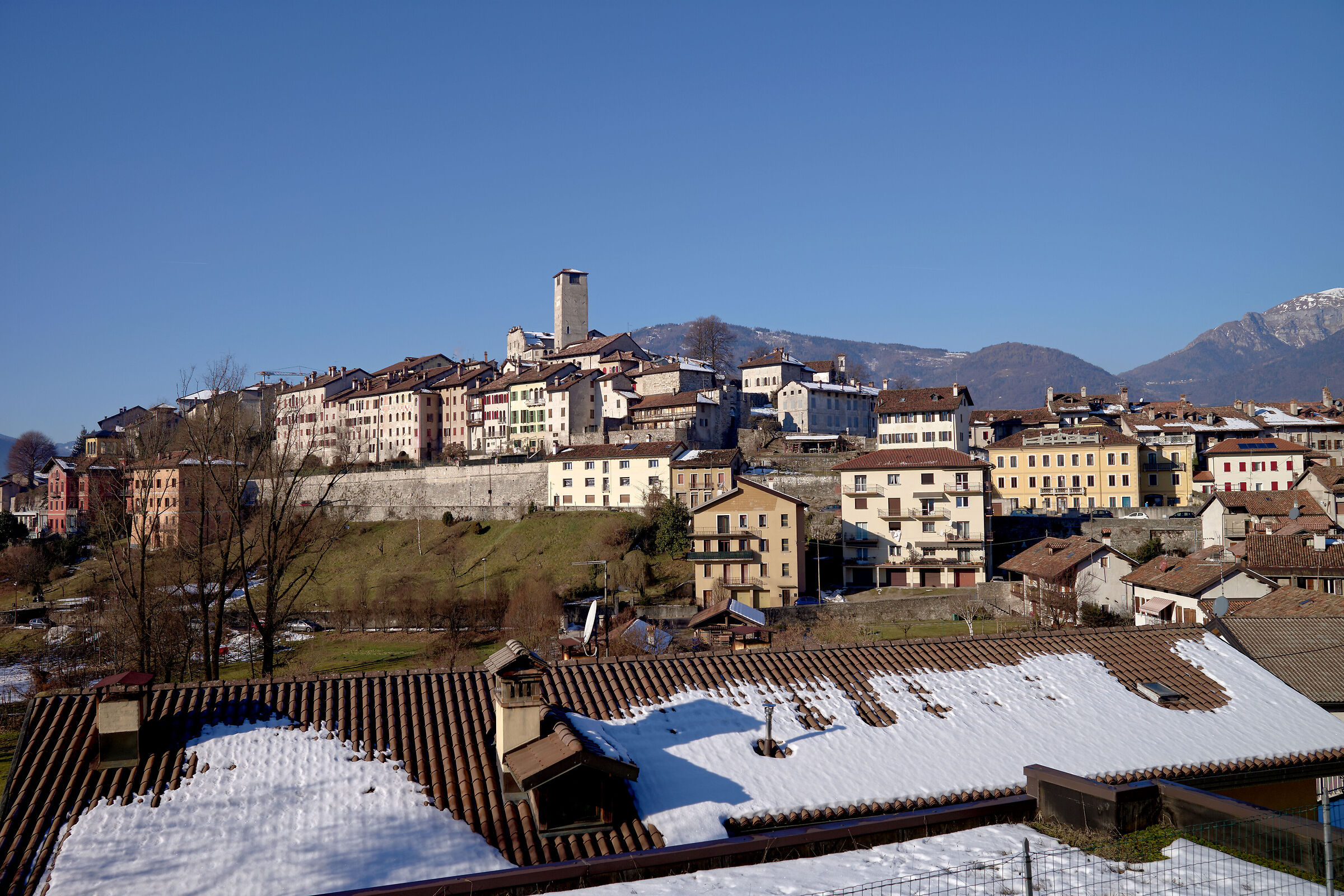Feltre vecchia con la torre civica.