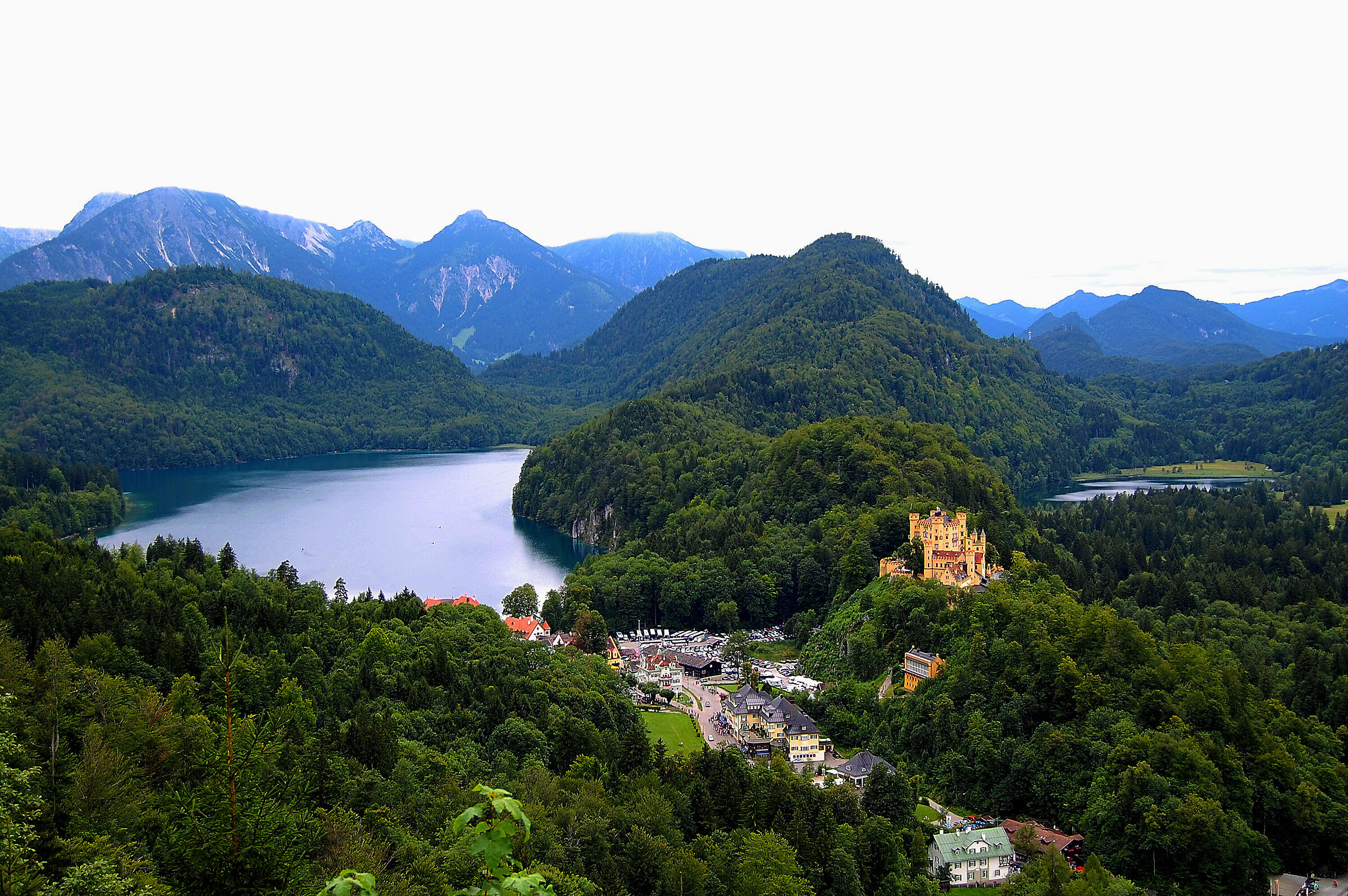 Fussen (DE):Hohenschwangau Castle and Lake Alpsee
