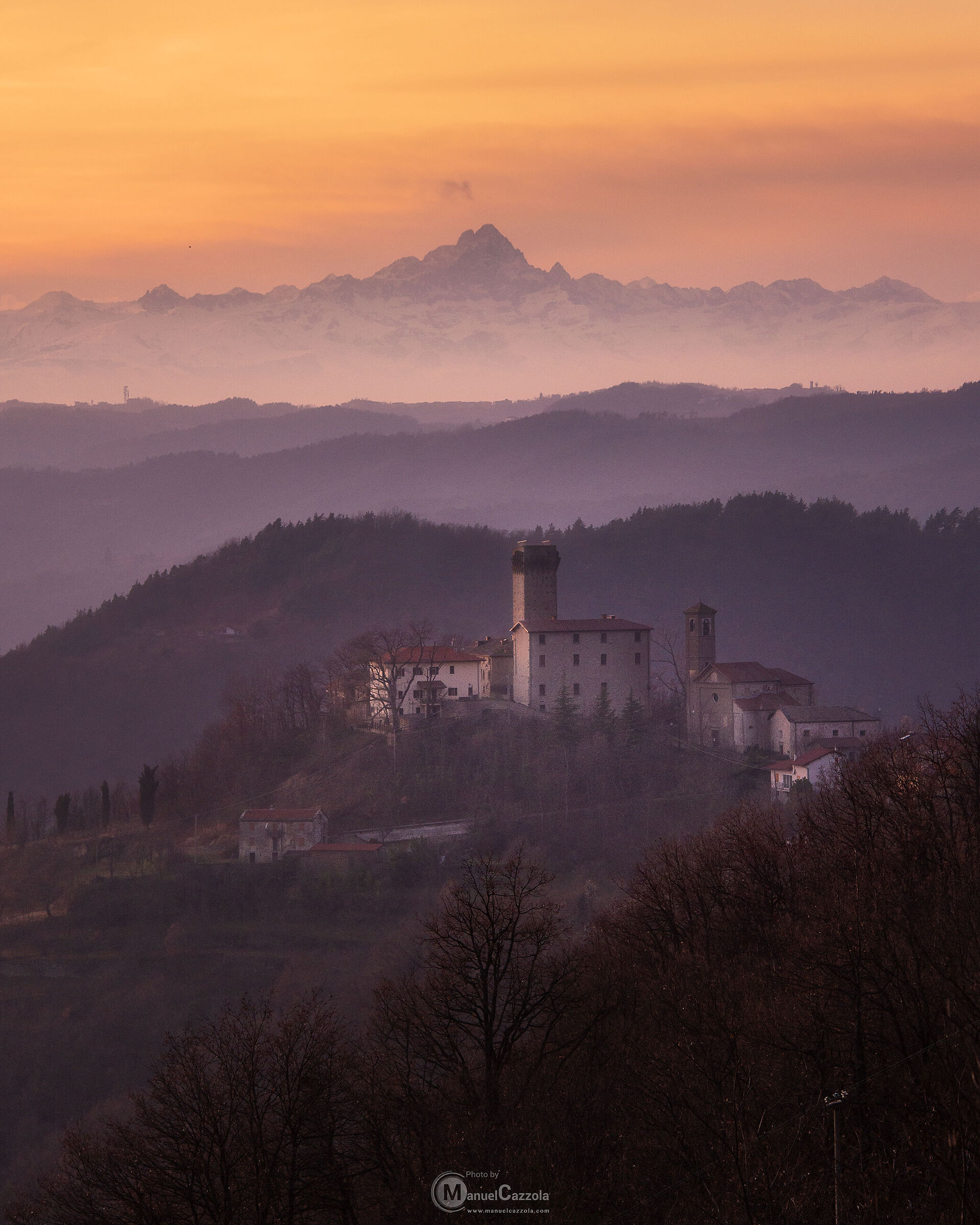Tramonto tra le colline di Langa