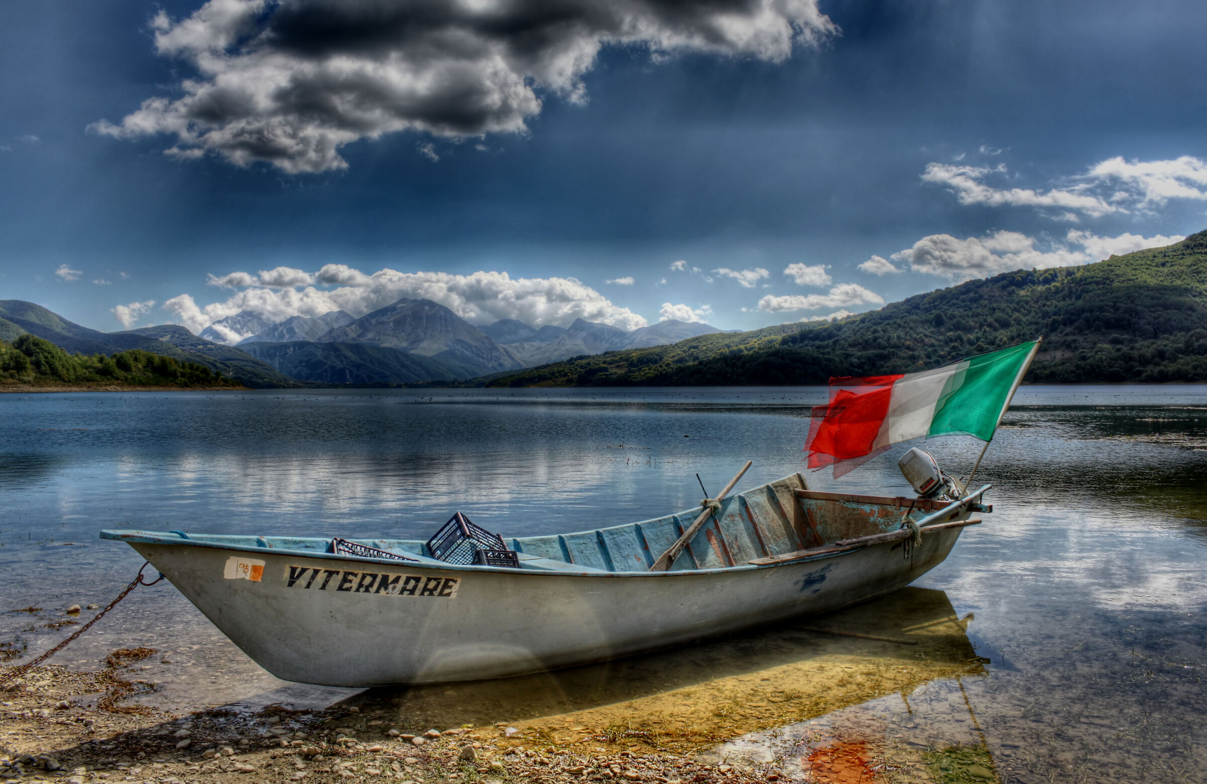 Lago di Campotosto (3 scatti -1 1+1 hdr)