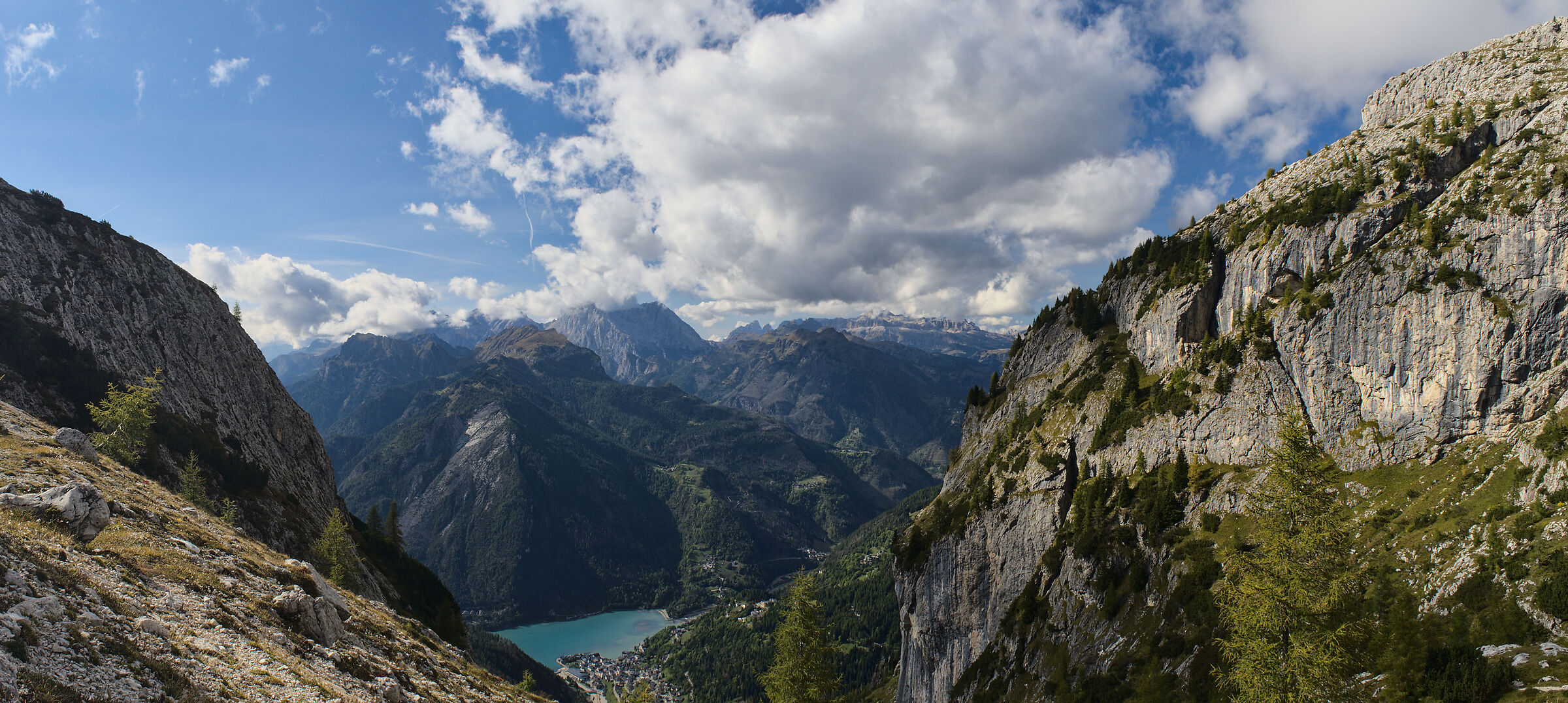 Panorama dal lago coldai