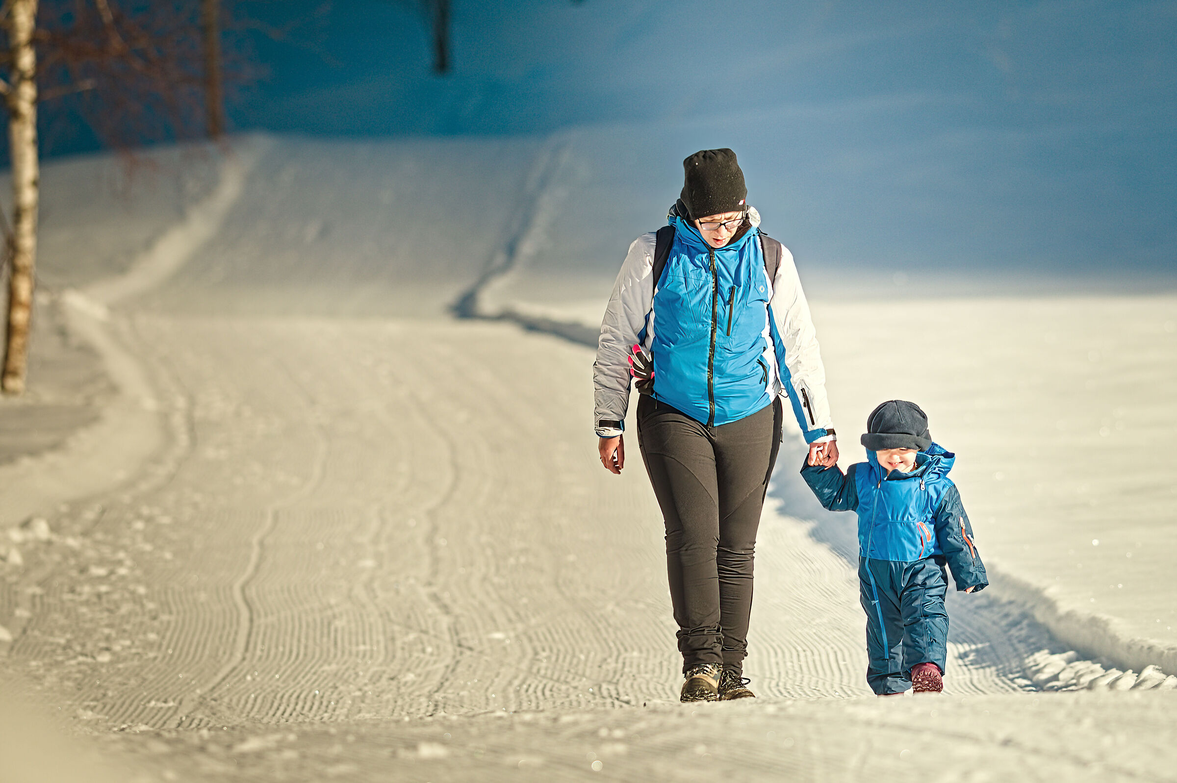 Small first steps on the snow