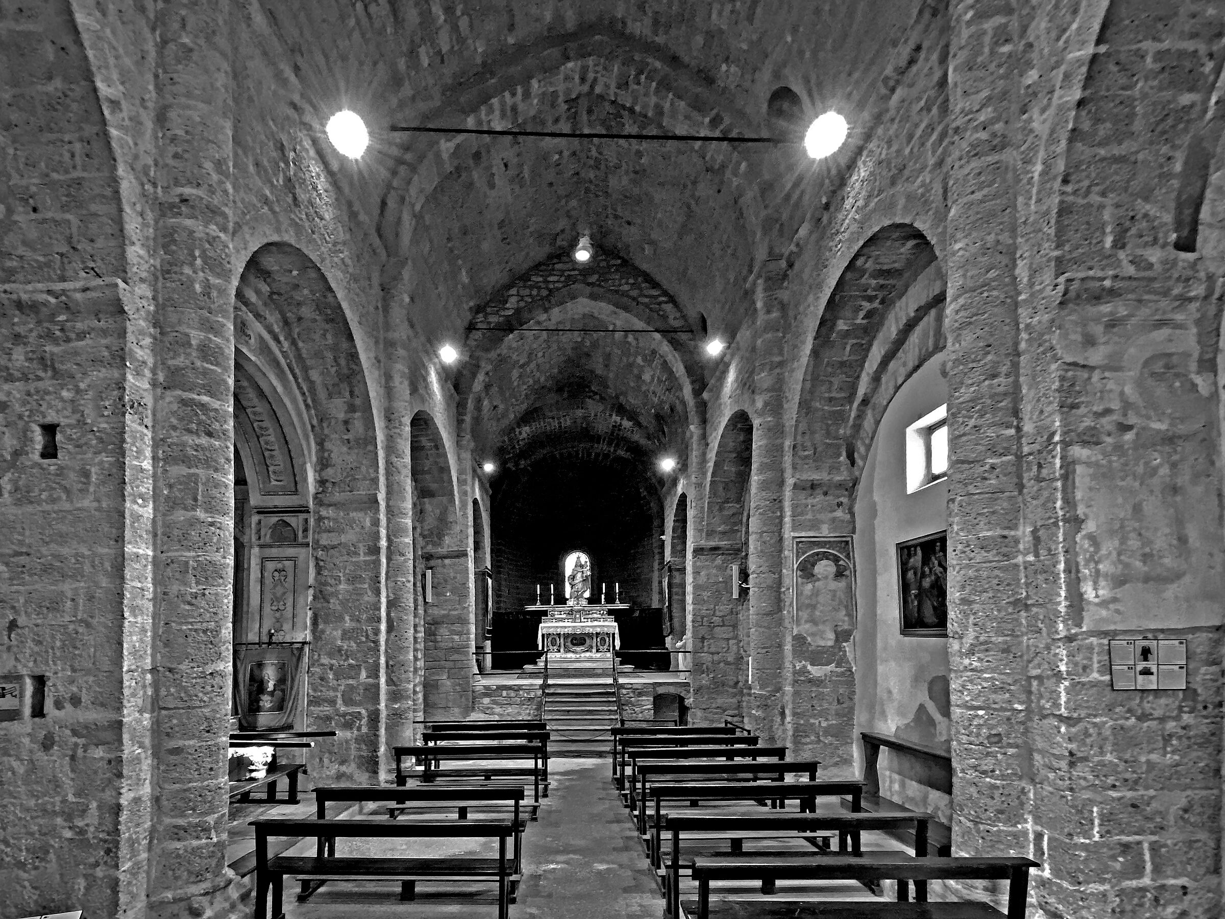 Chiesa di San Michele Arcangelo interno