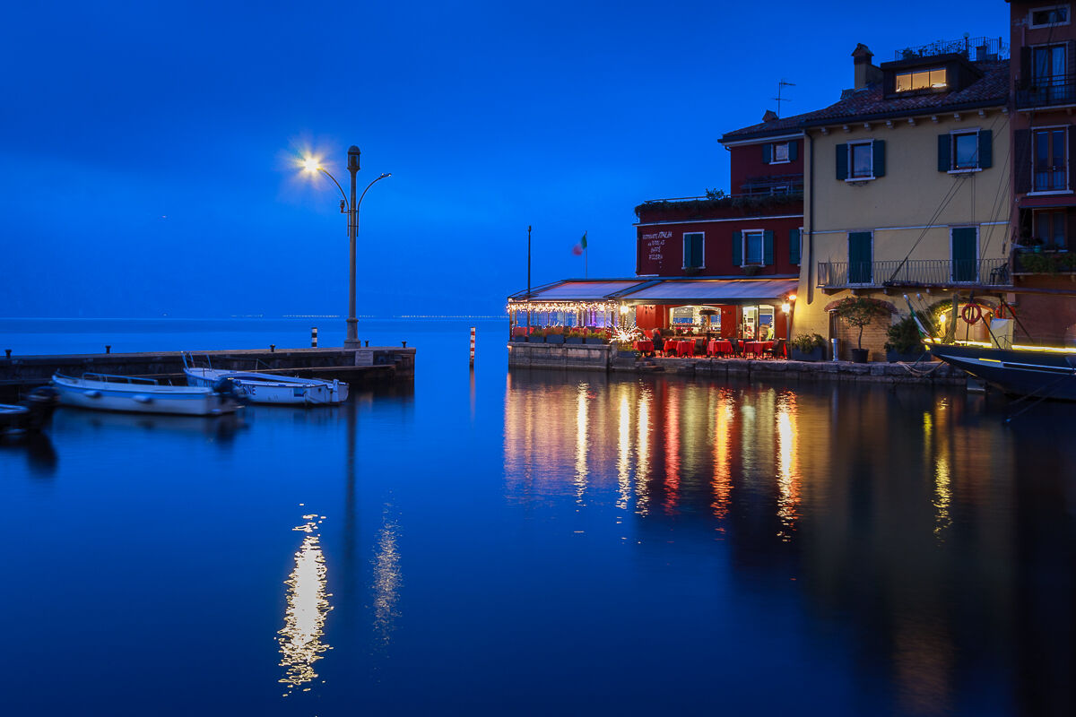 Il porticciolo nel blu ...