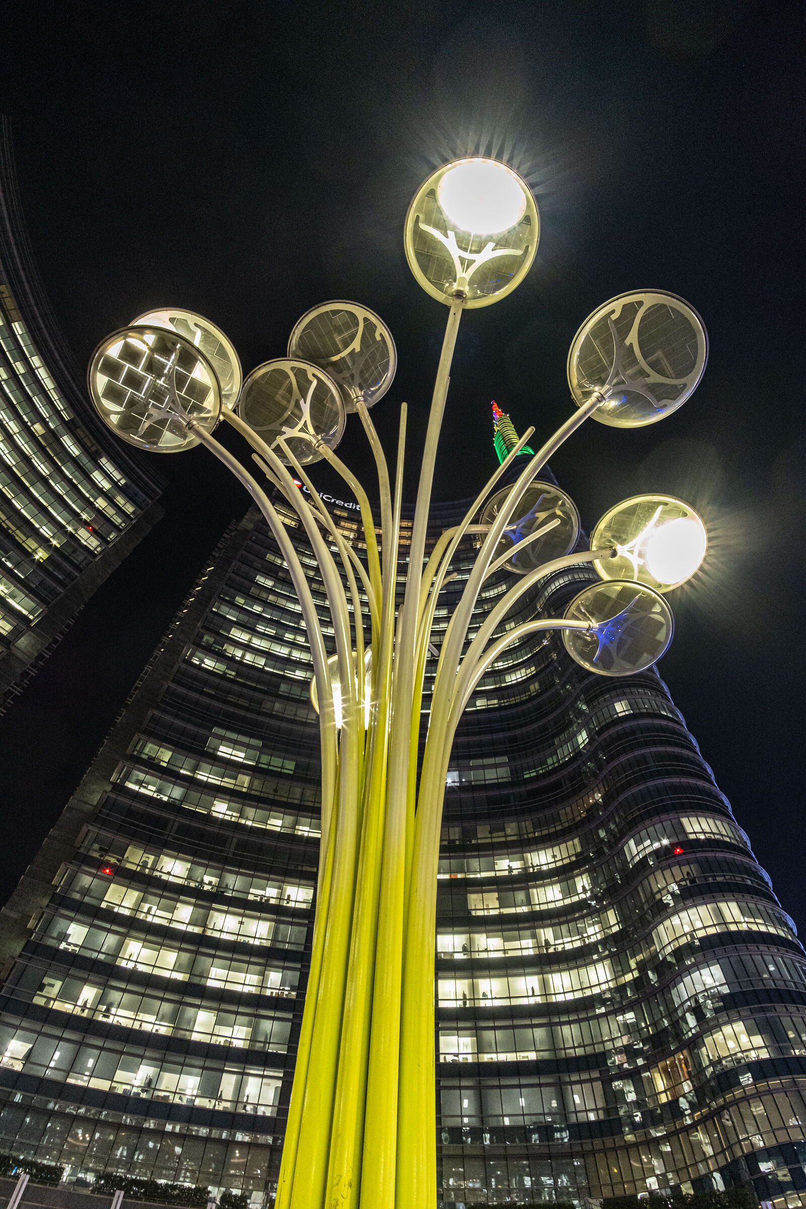 Piazza Gae Aulenti - Milan