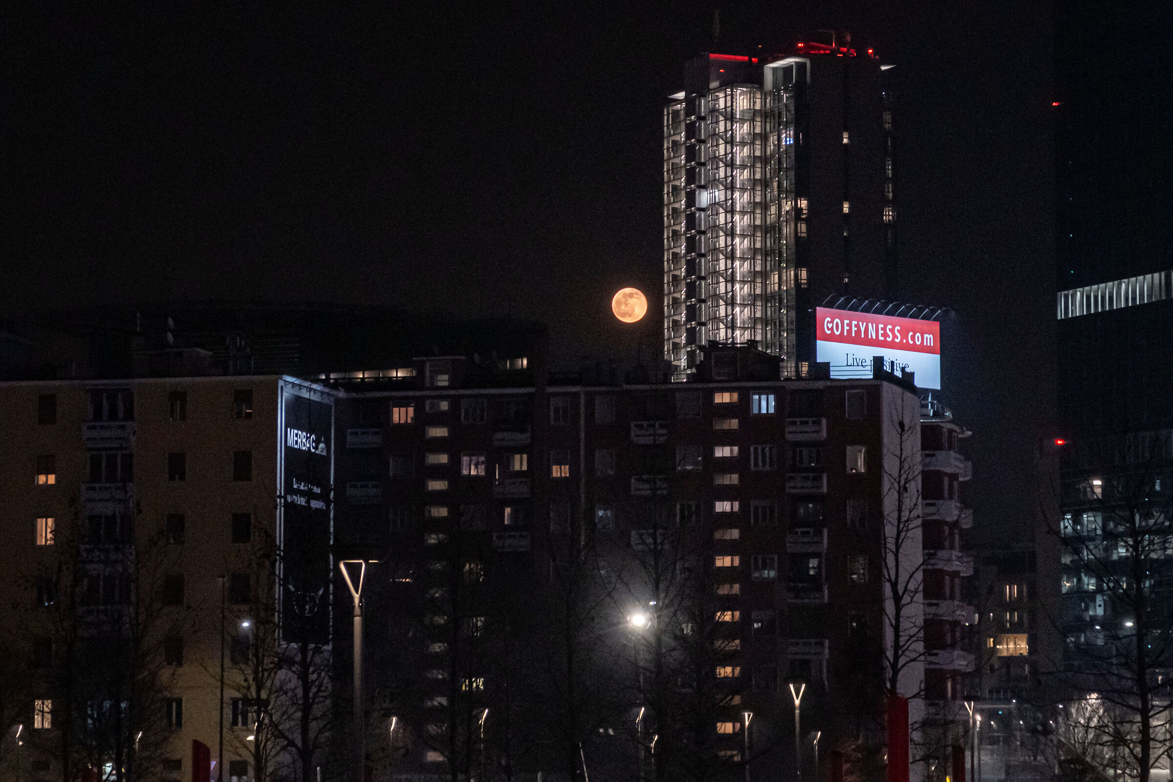 Luna - Porta Nuova Milan