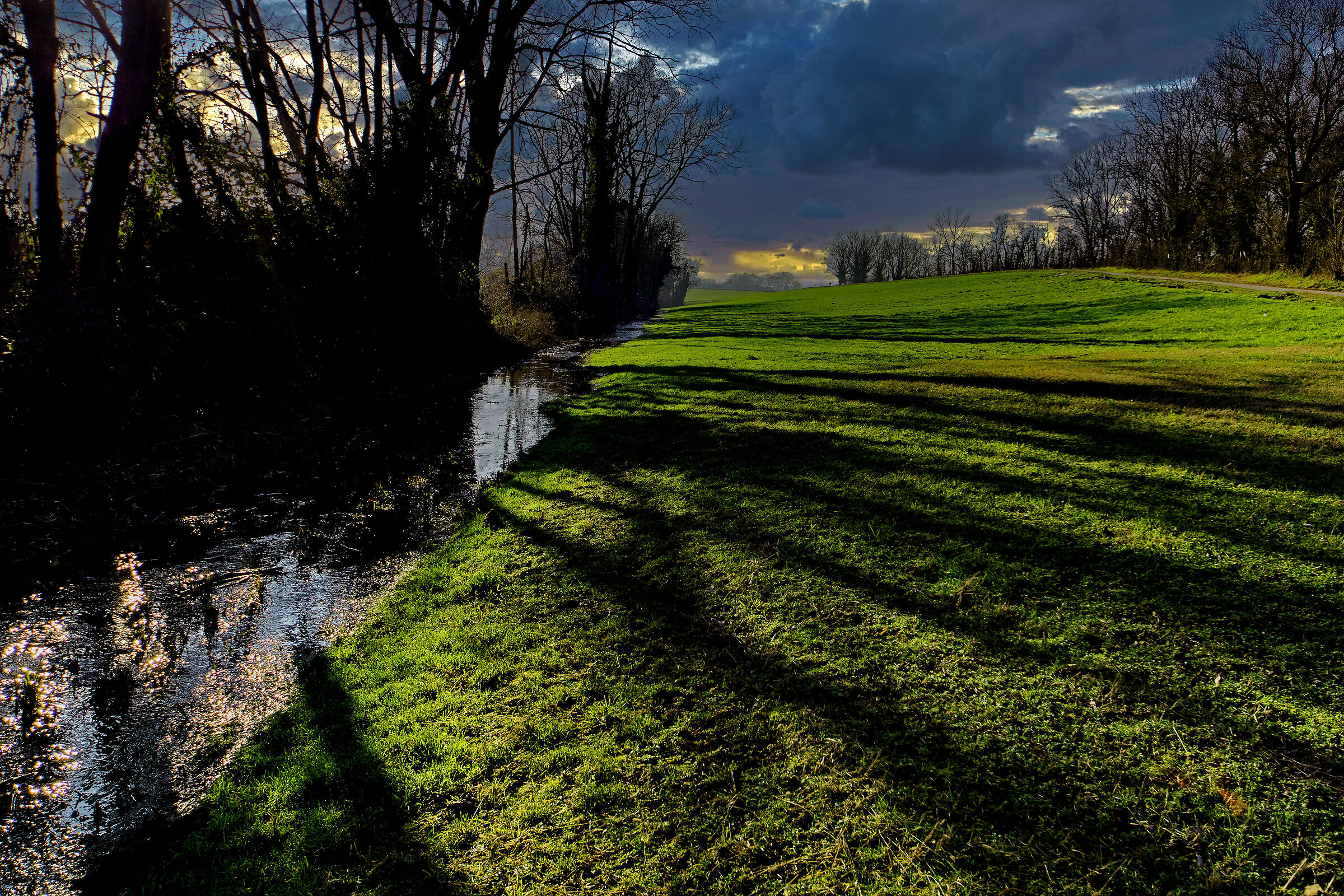 Ombre lunghe al tramonto