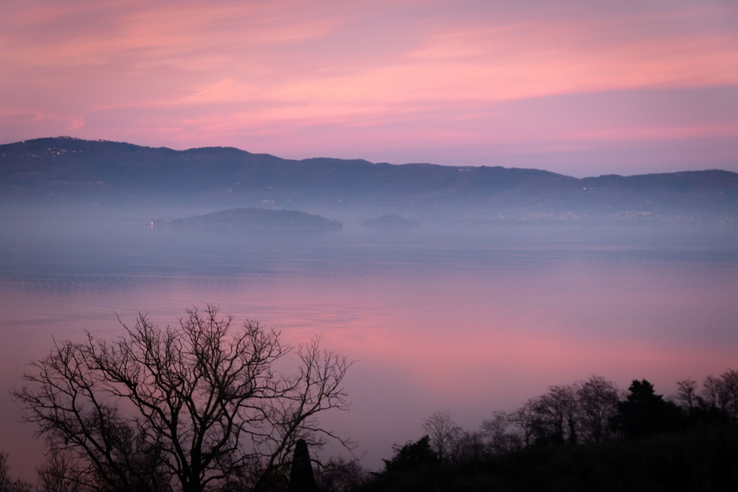 Tramonto sul lago Trasimeno Umbria