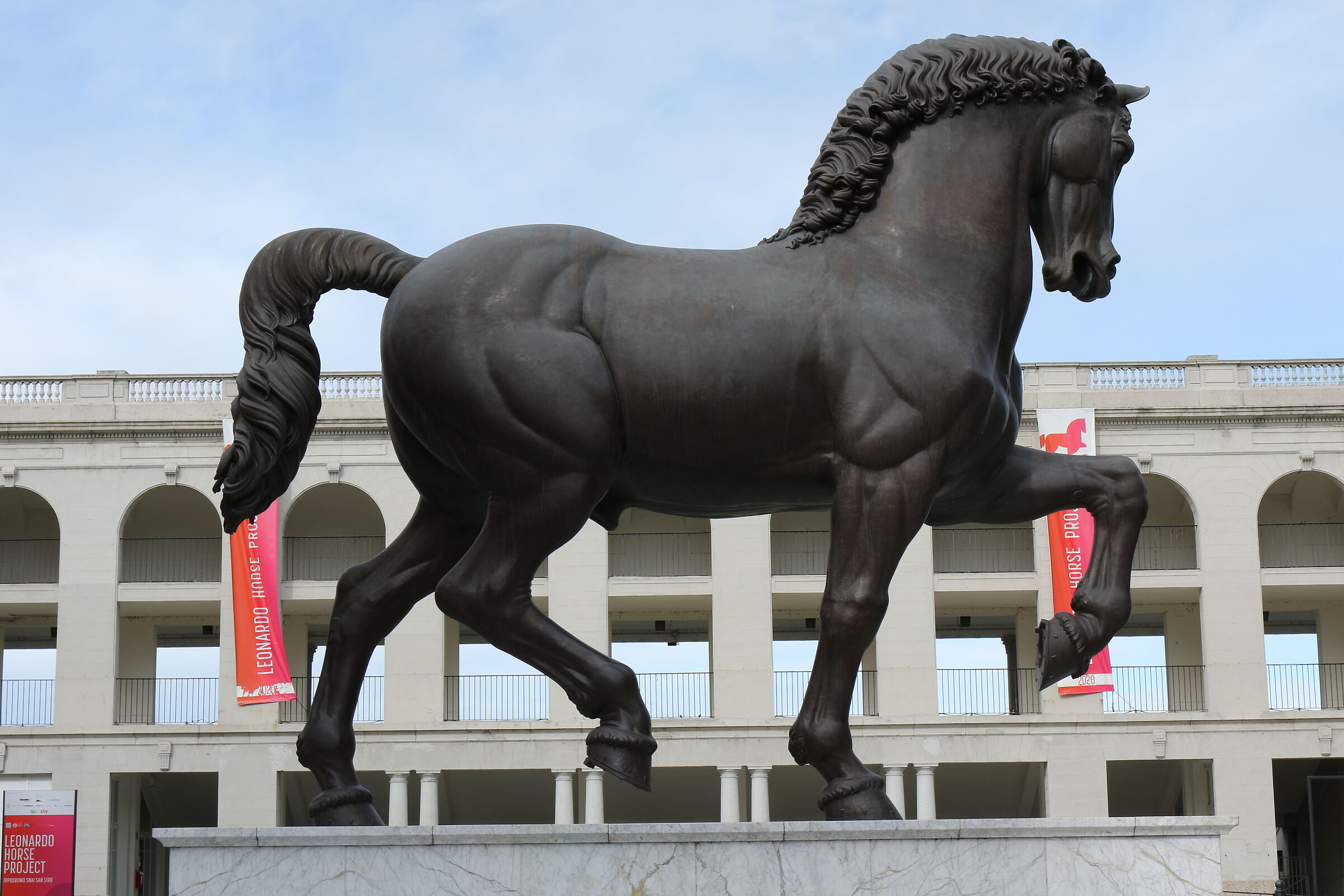 Cavallo di bronzo all'ippodromo