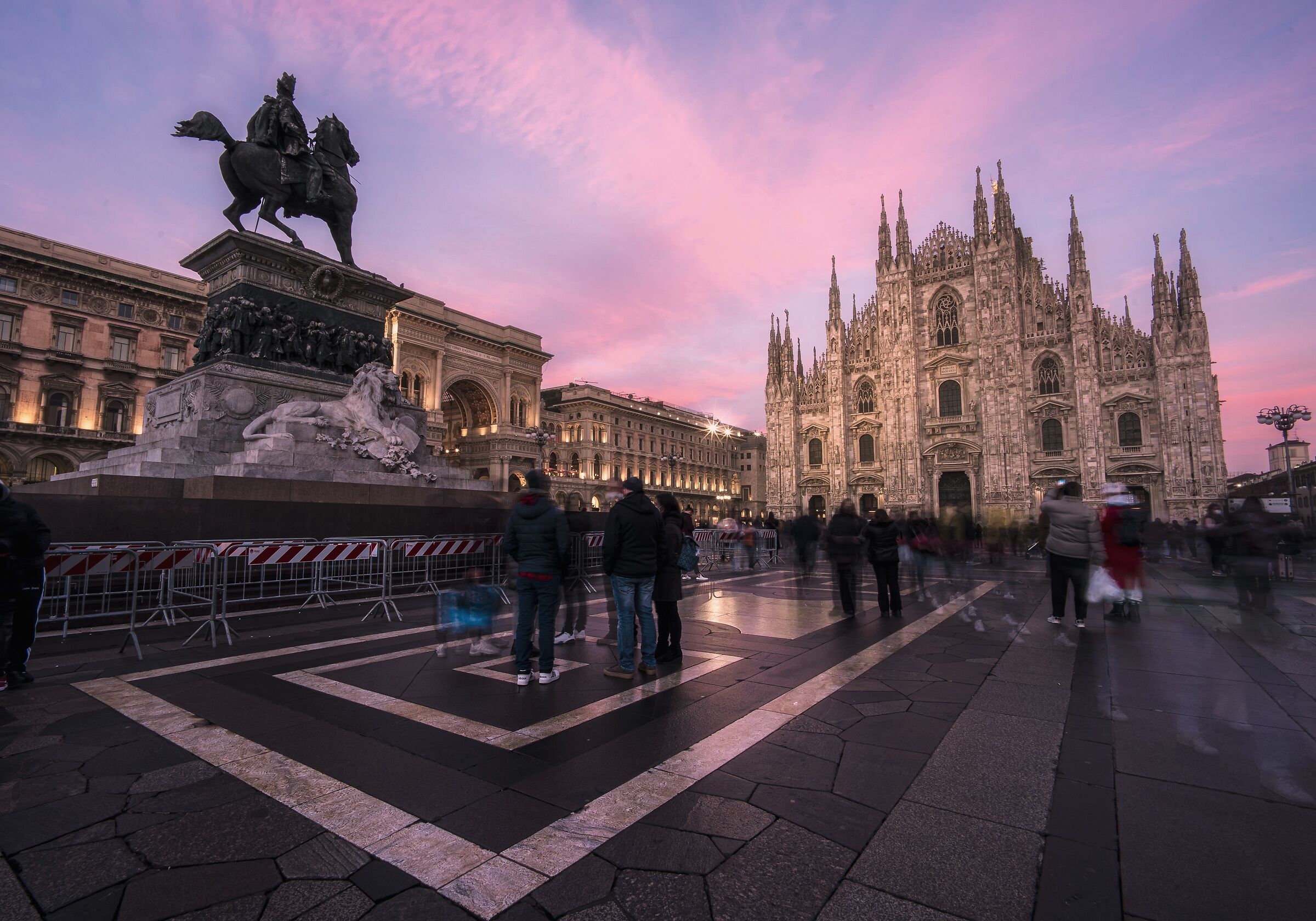 Hunting for Milanese sunsets