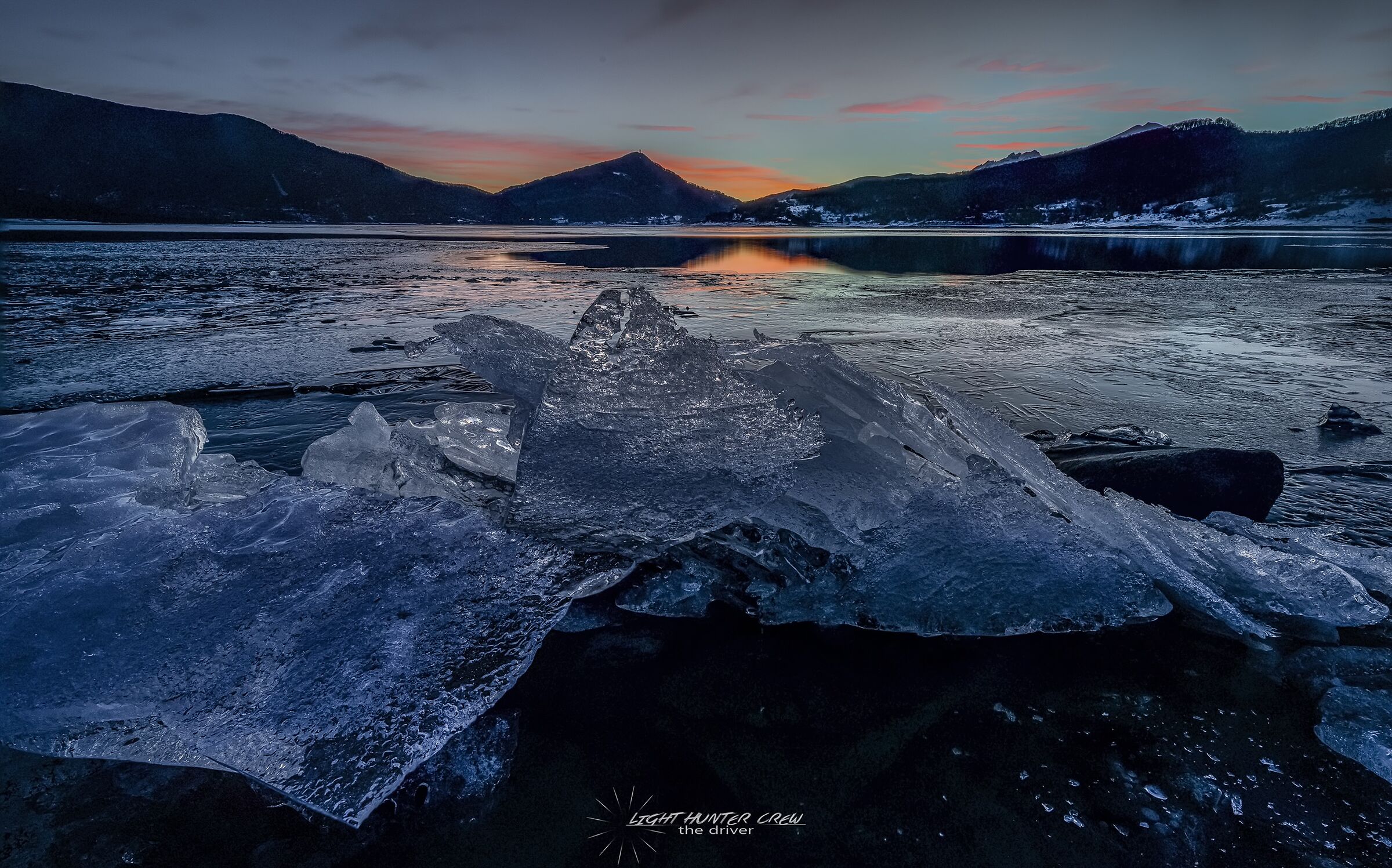 Una fredda alba al Lago di Campotosto