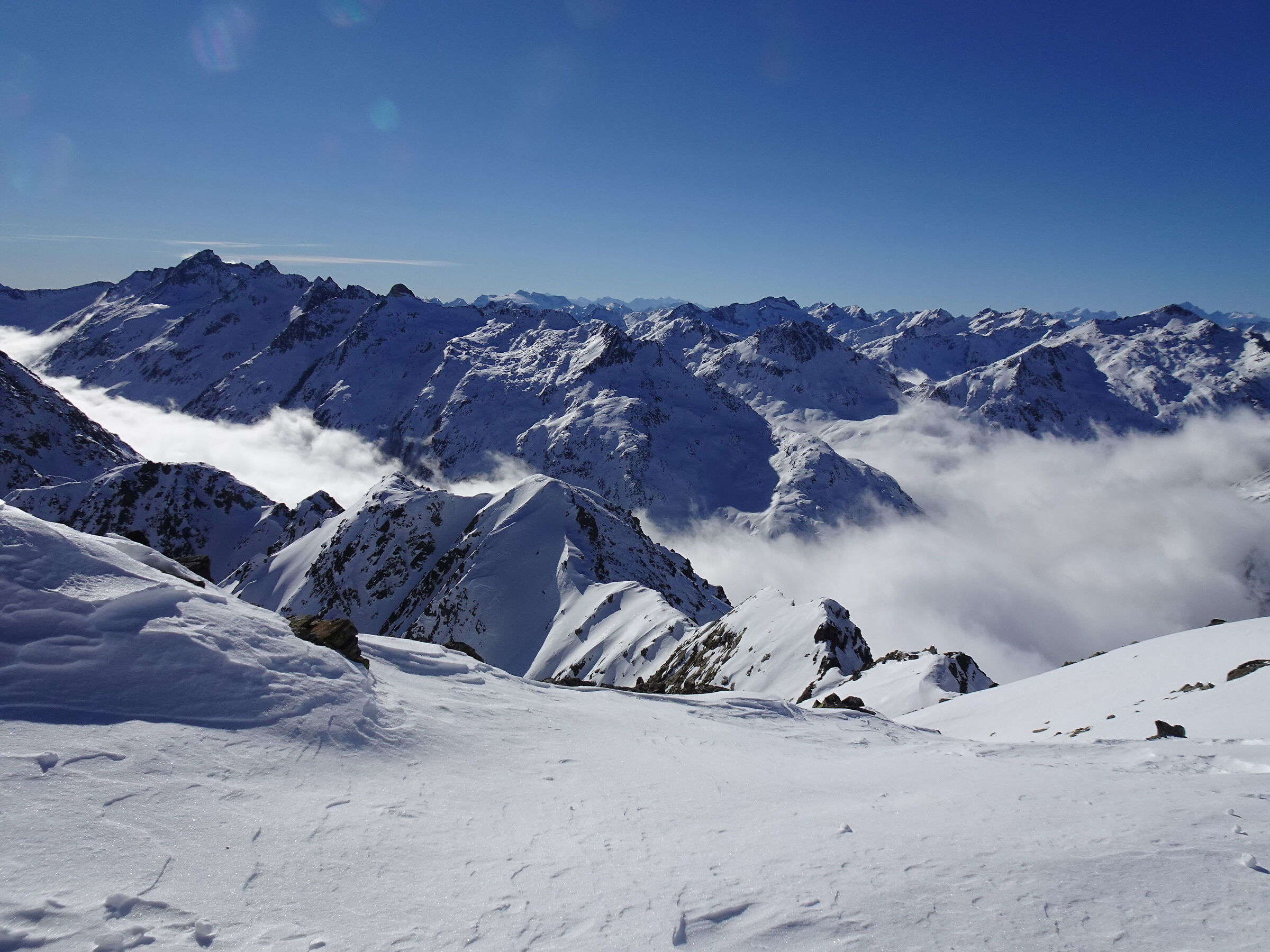 How many peaks do you count?