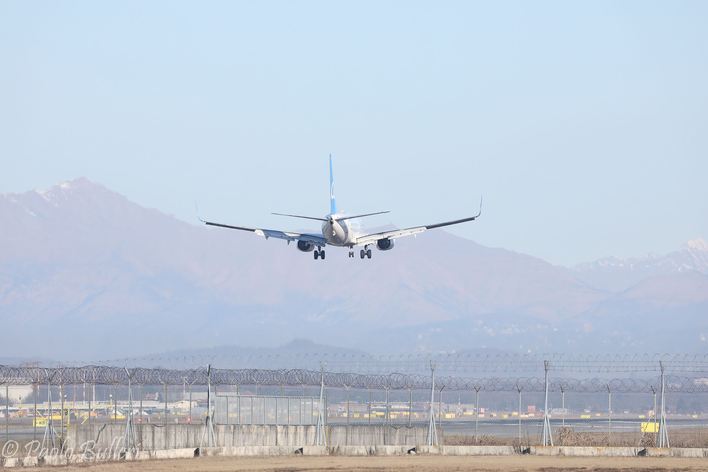 Boeing 737 800 Air Europa - landing