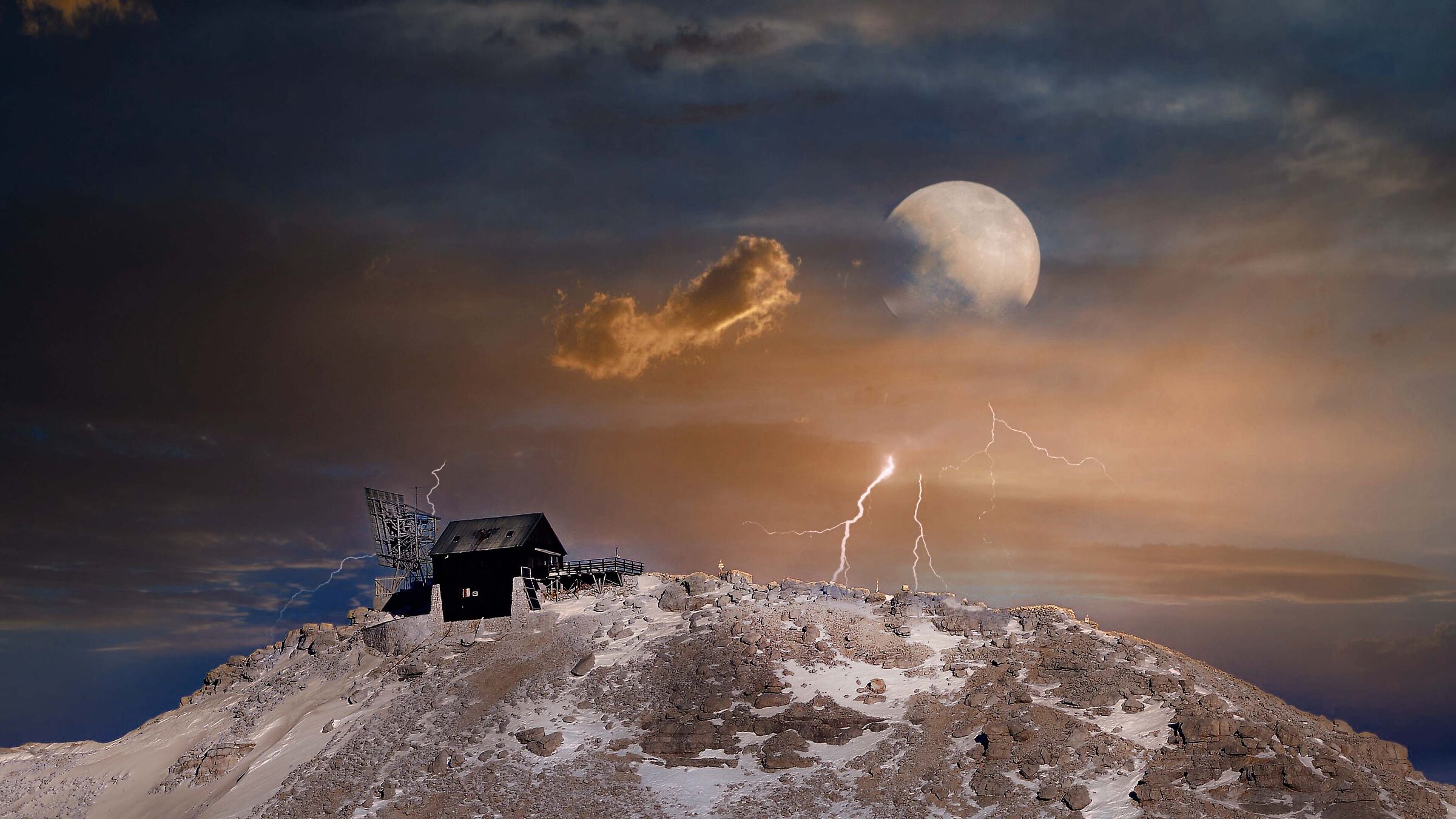 Moon on Pordoi