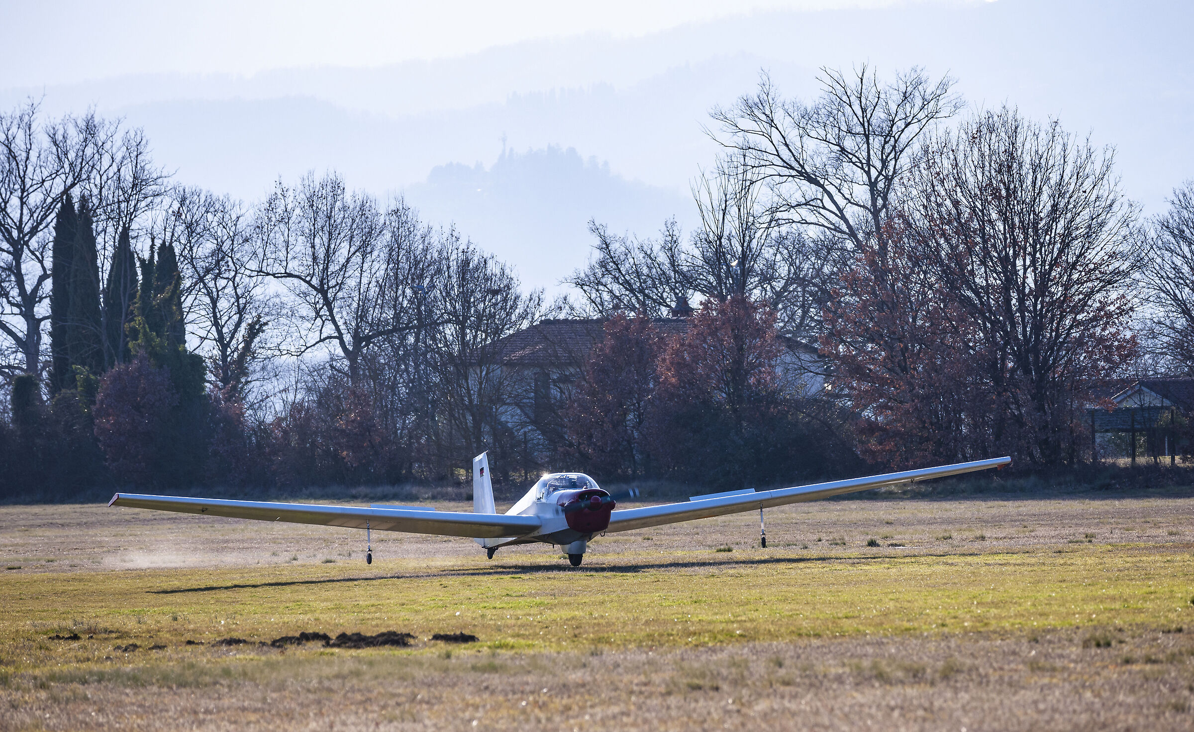 Landing motor glider