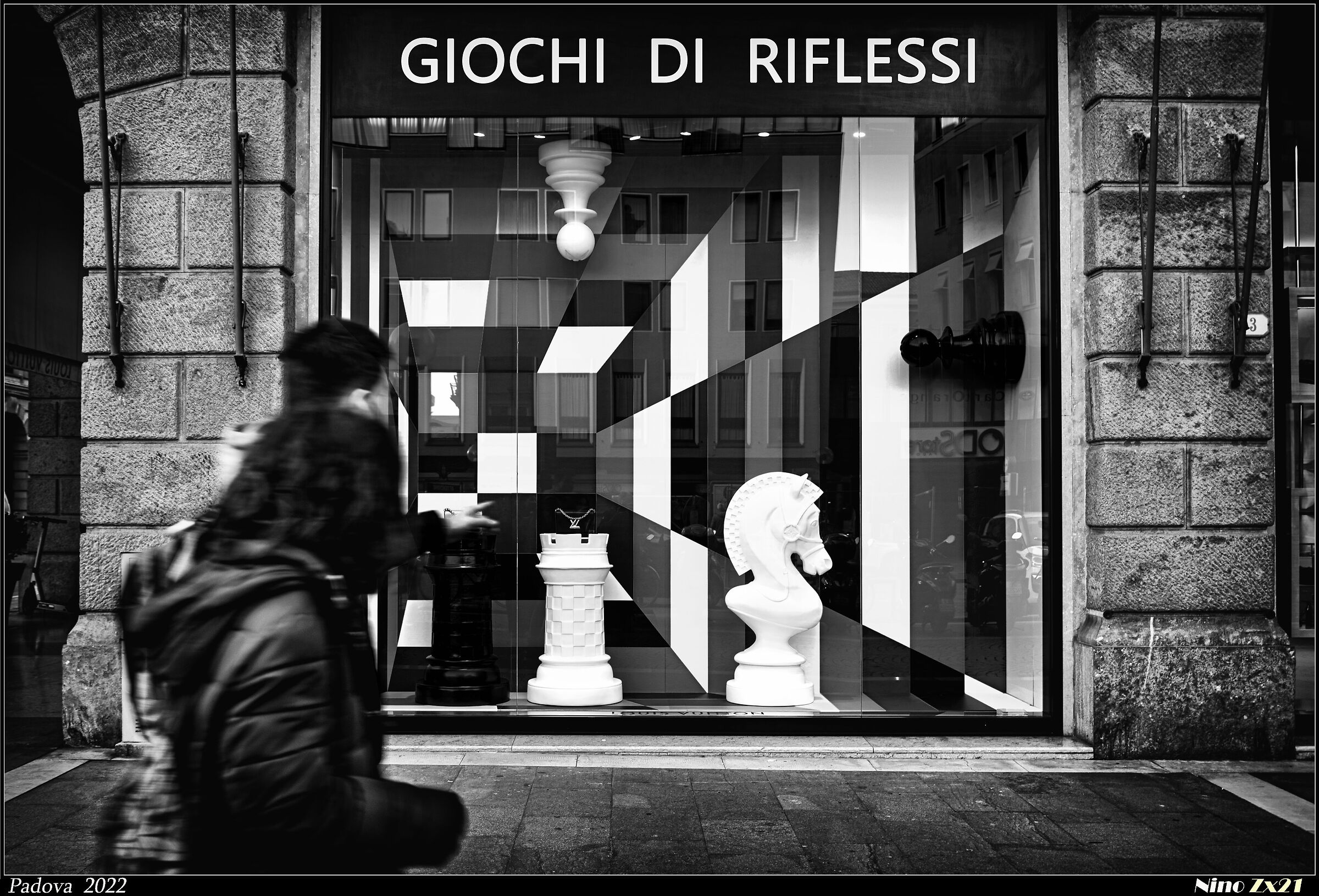 Games of reflections