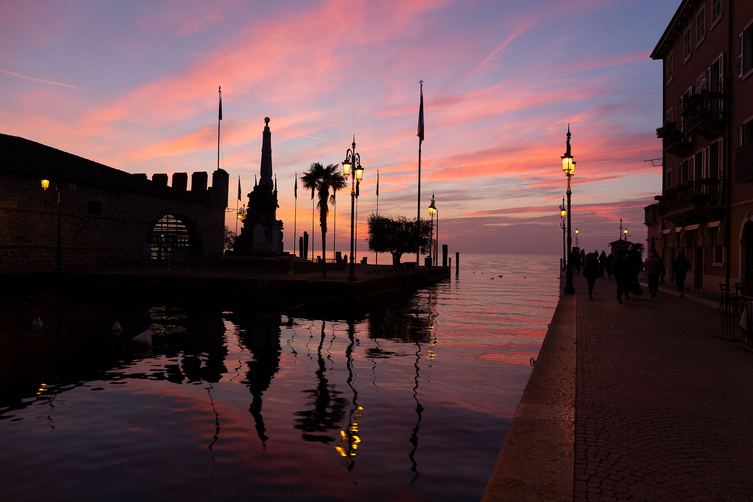 Lazise noir con viraggio rosa-vespertino