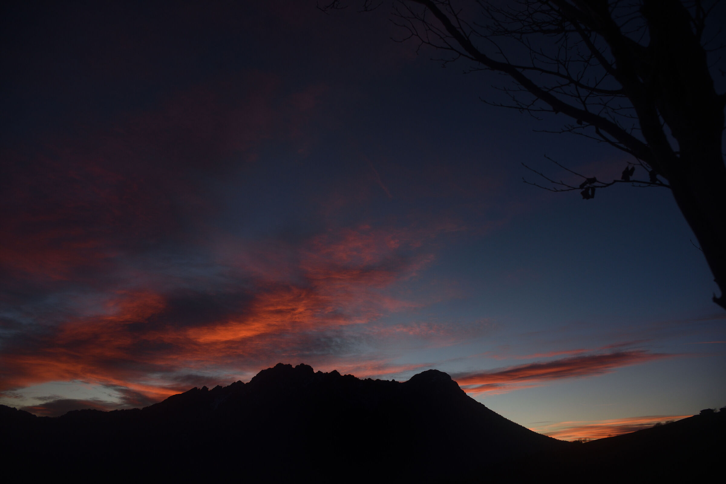 Monte Alben e tramonto
