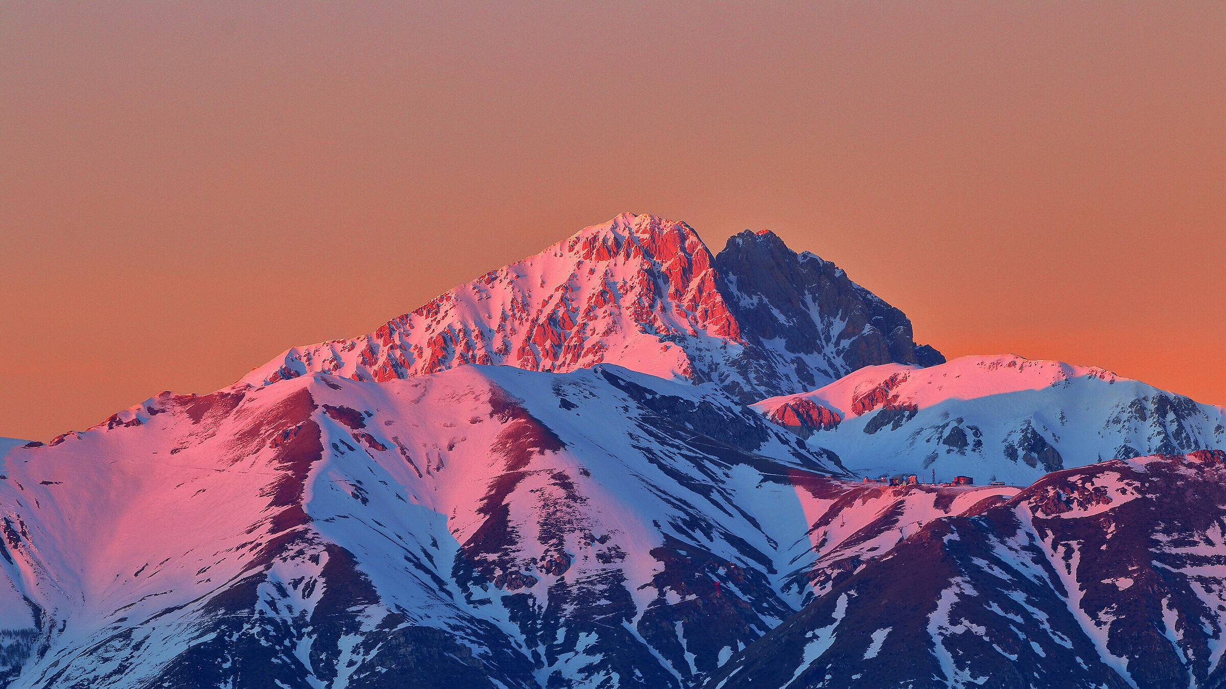 Ultime luci del giorno sul Gran Sasso.