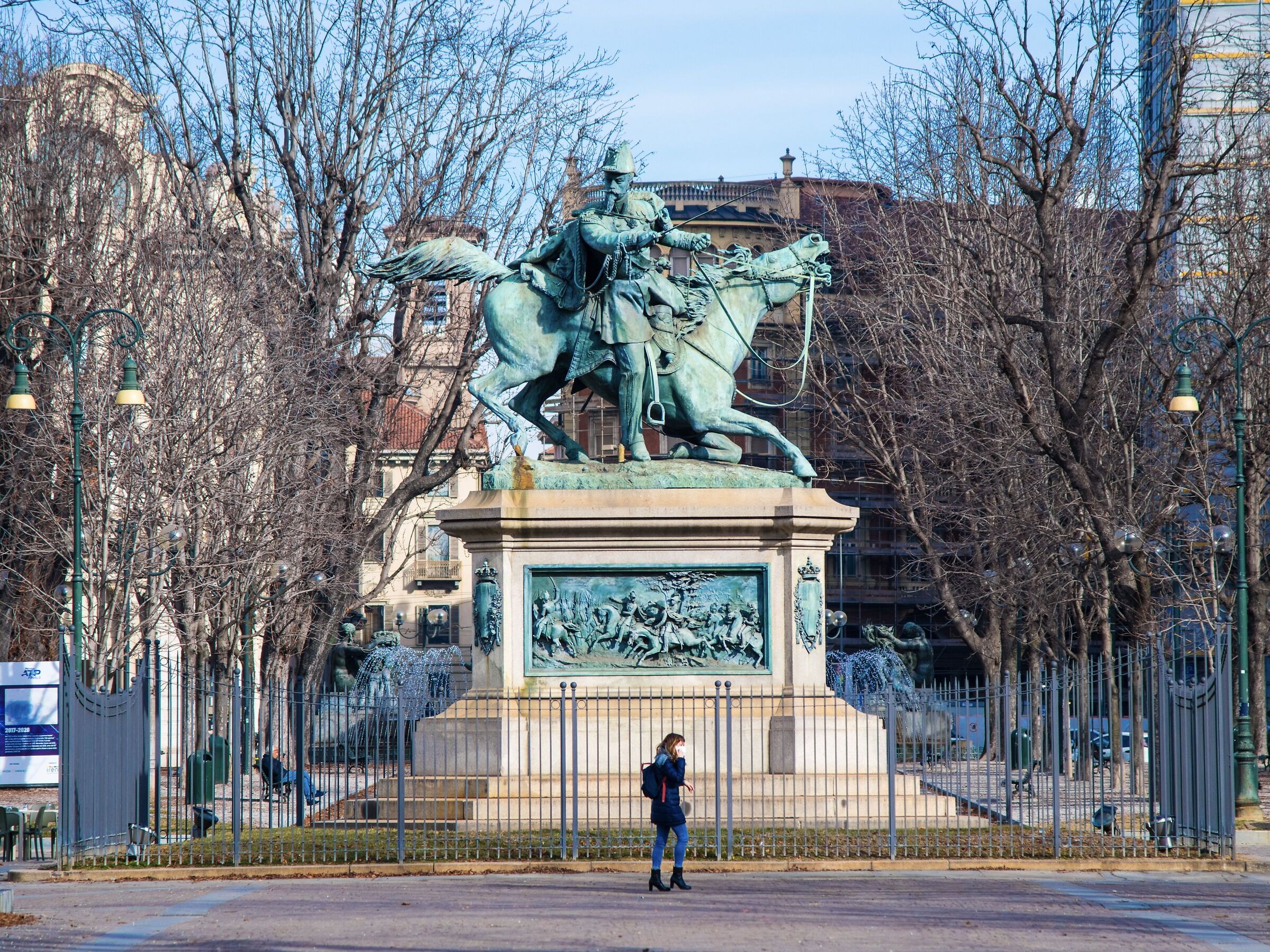 Monumento equestre a Ferdinando di Savoia prospettiva