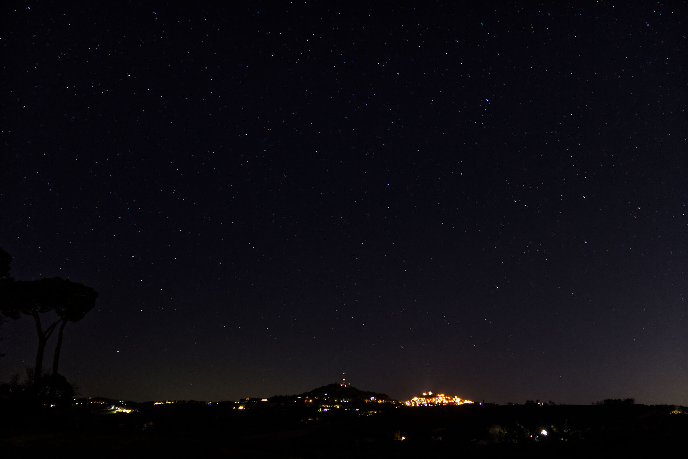 Bertinoro and Monte Maggio under the stars