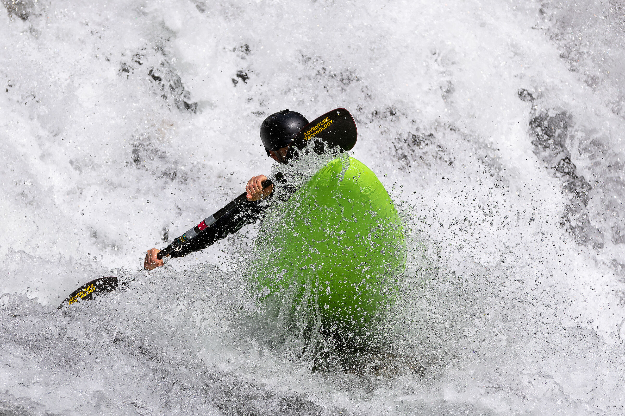 Kayak - Paolo Sbuca dalla nuvola d'acqua