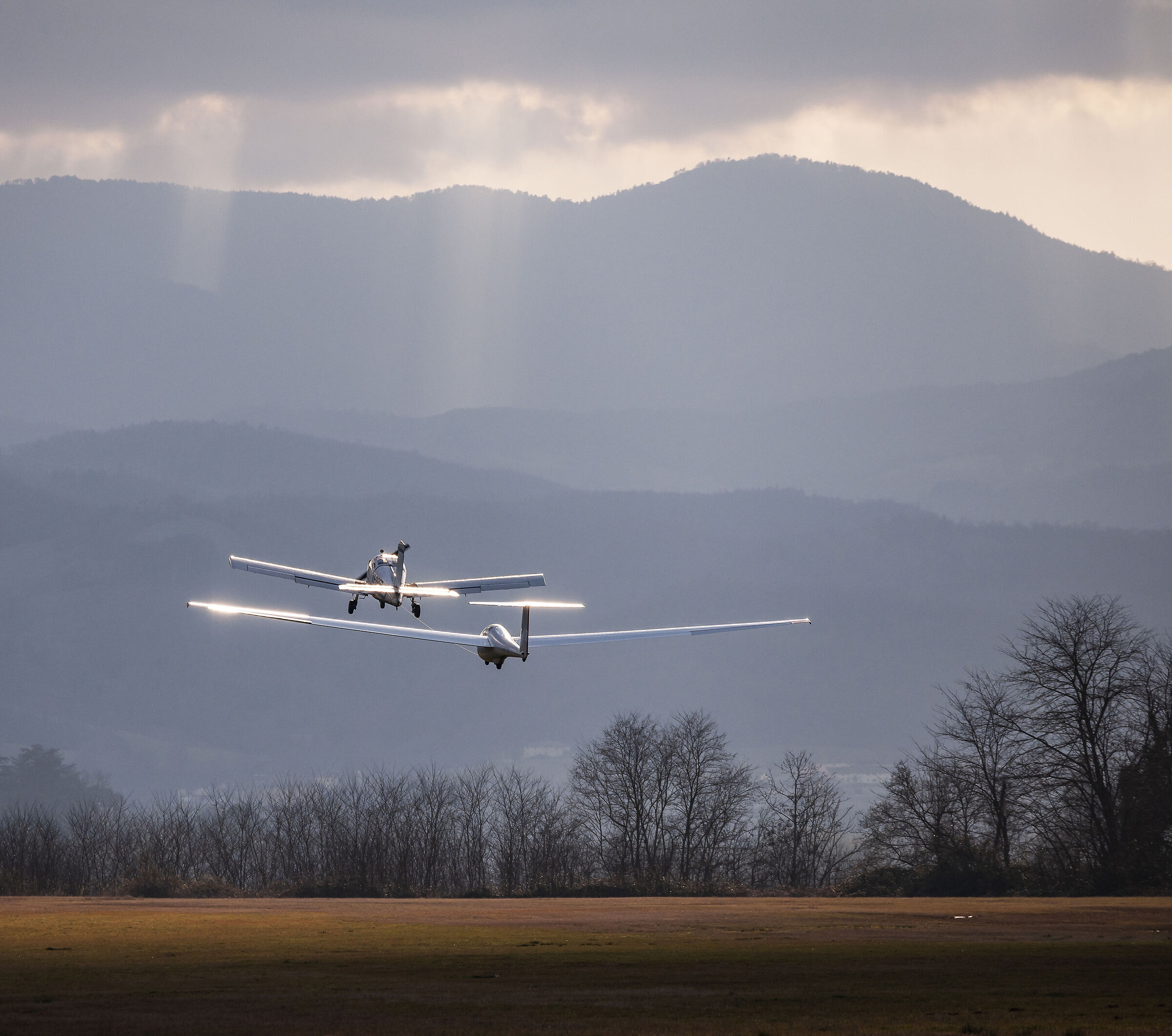 Glider and rising tow