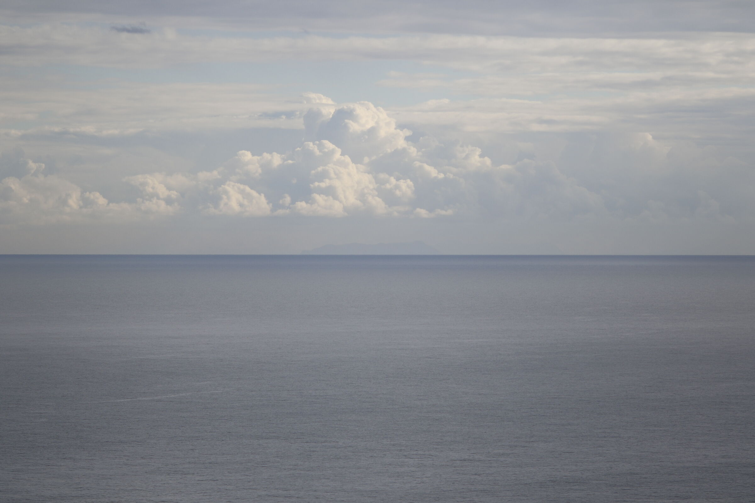 F.2 / Canon 7D II- 135, F.2 L USM