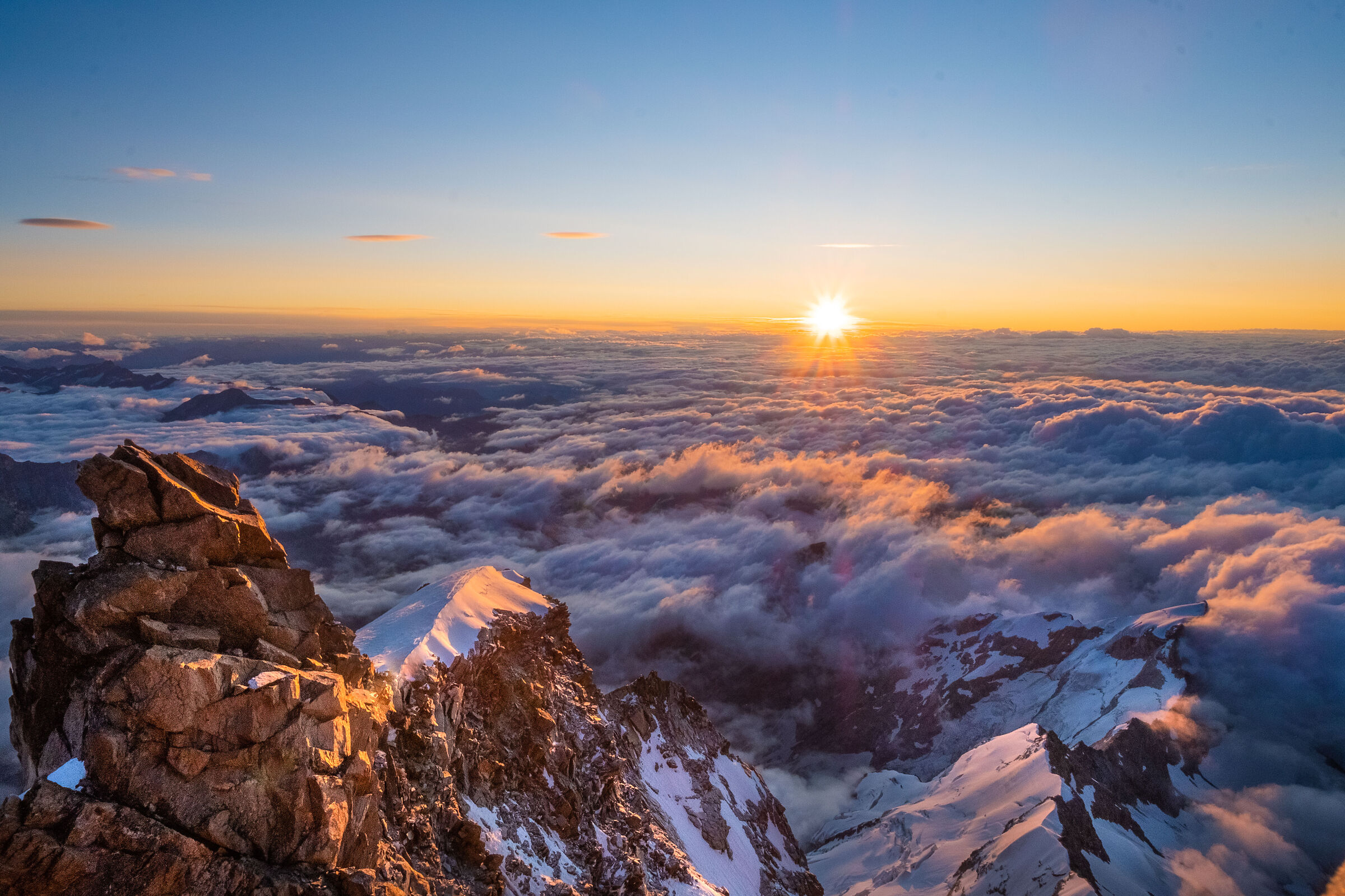 Sunrise from the top, Capanna Margherita (4556m)