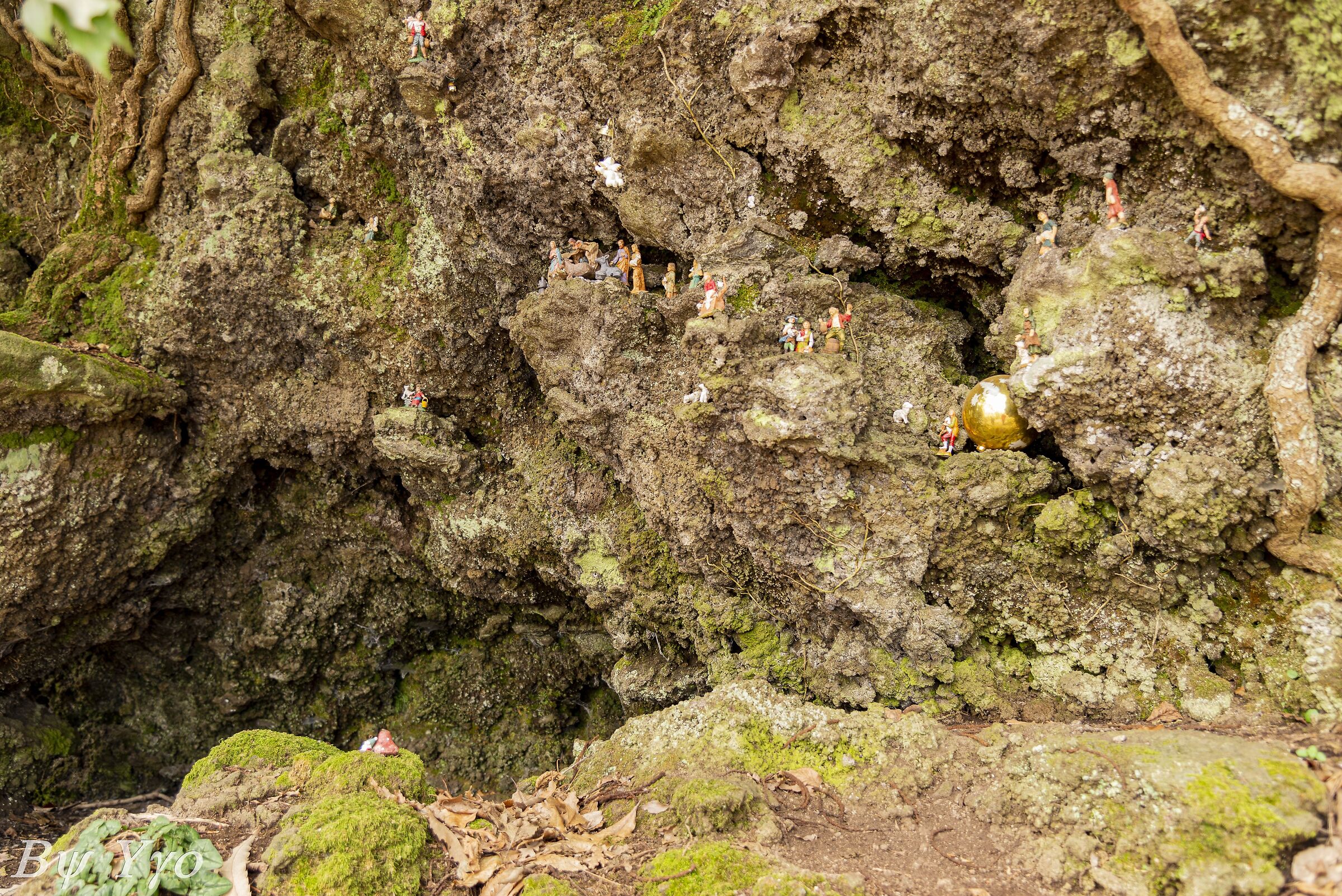 Nativity scene on the way of the Maschio delle Faete -Monte ...