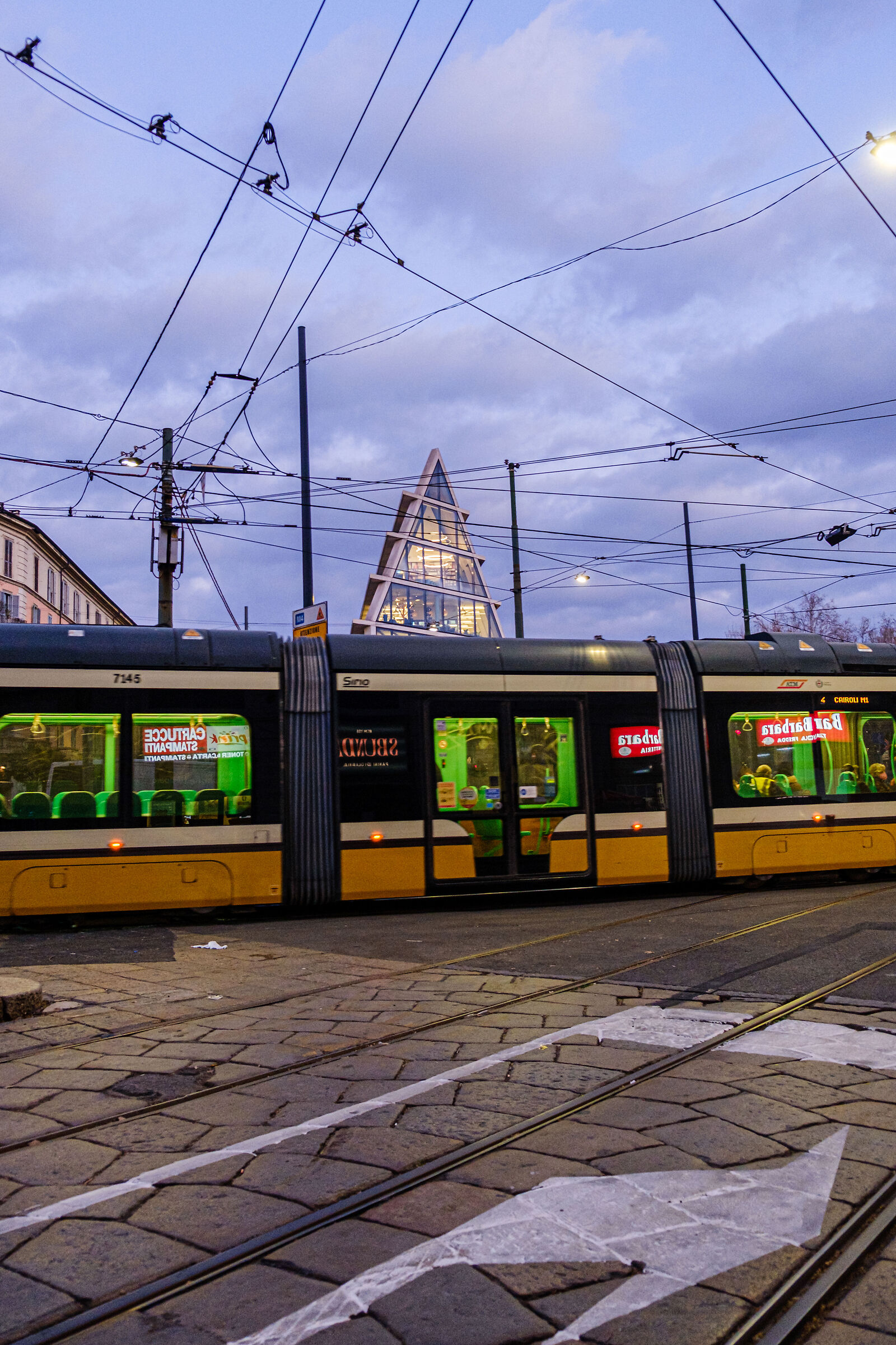 Tram - Piazza Baiamonti Milan