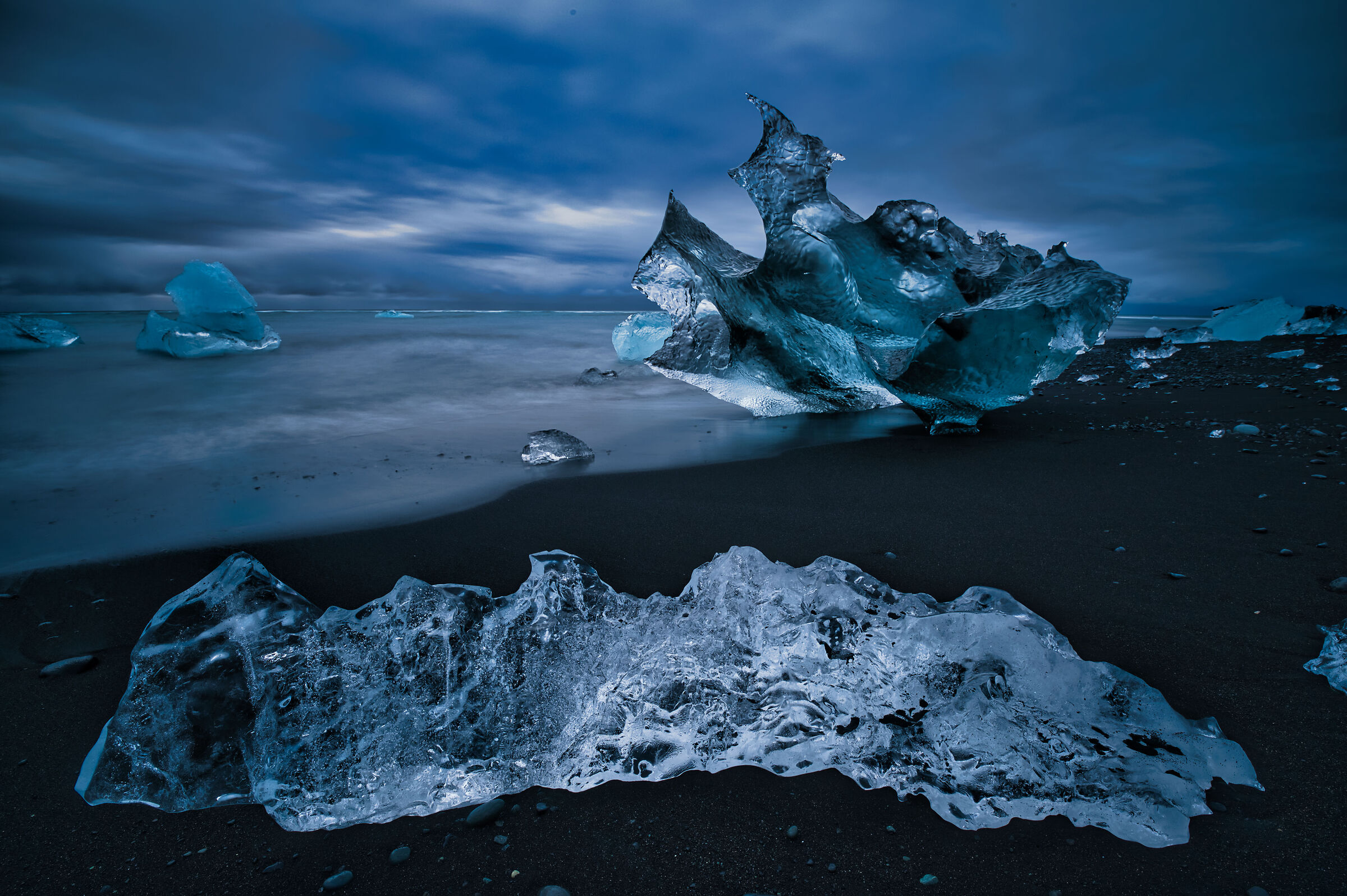 Diamond Beach - Jökulsárlón Iceberg Lagoo...