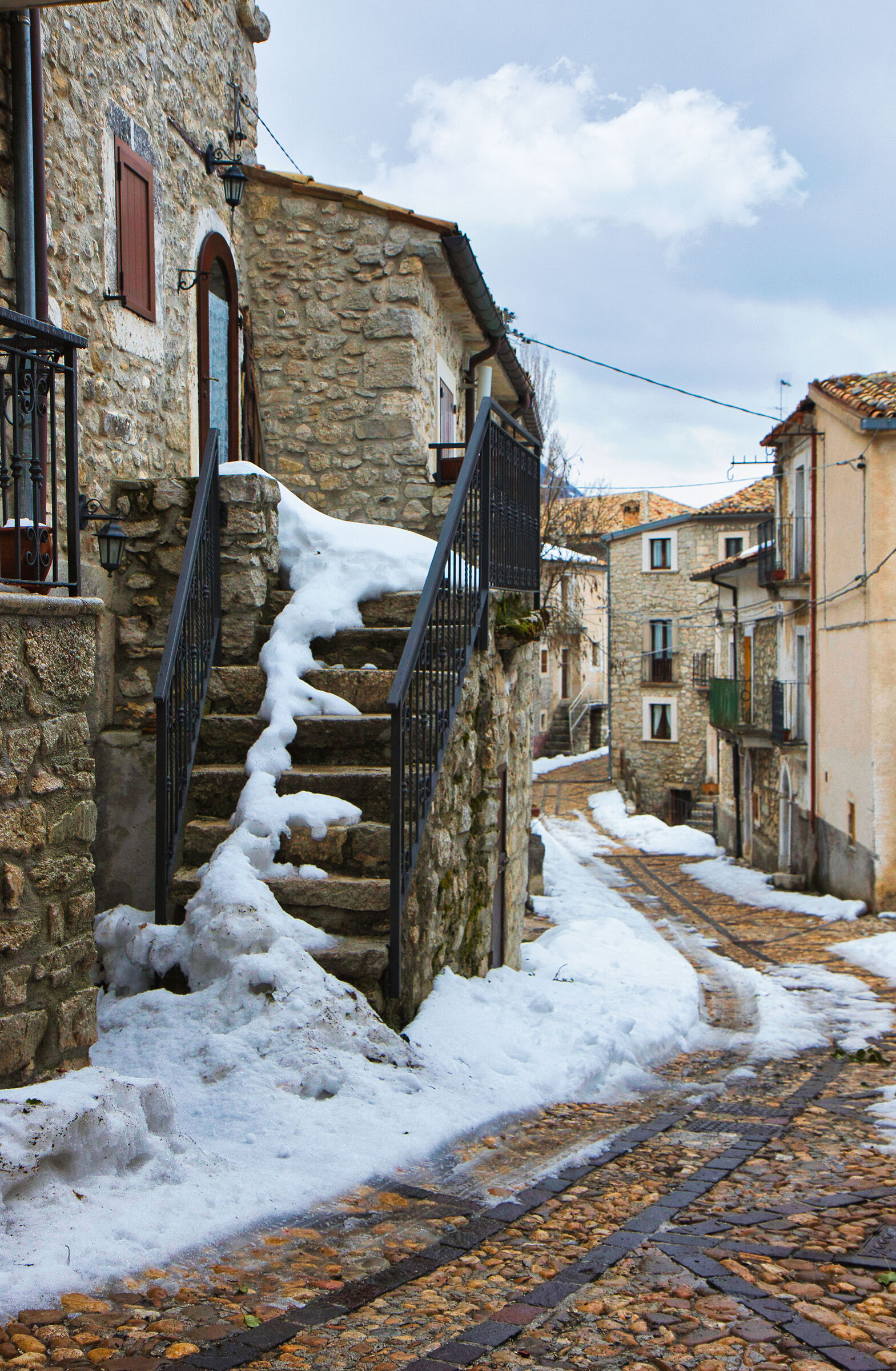 Roccacaramanico (pe) l'ex paese fantasma