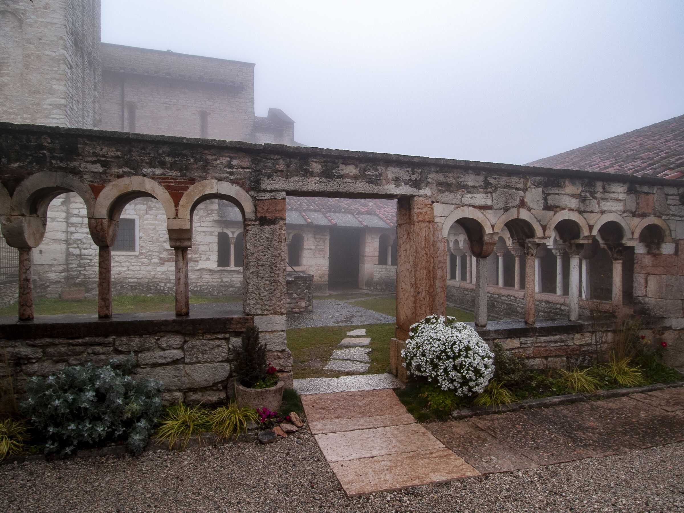San Giorgio ingannapoltron: the cloister.